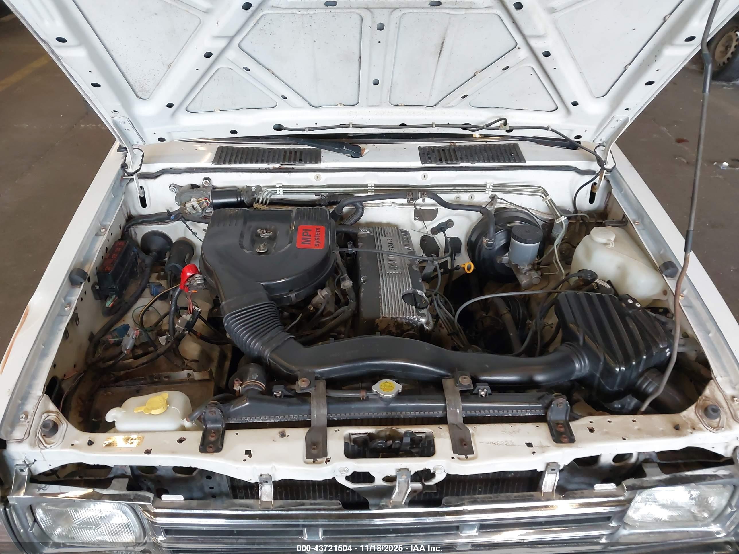 NISSAN TRUCK image 10