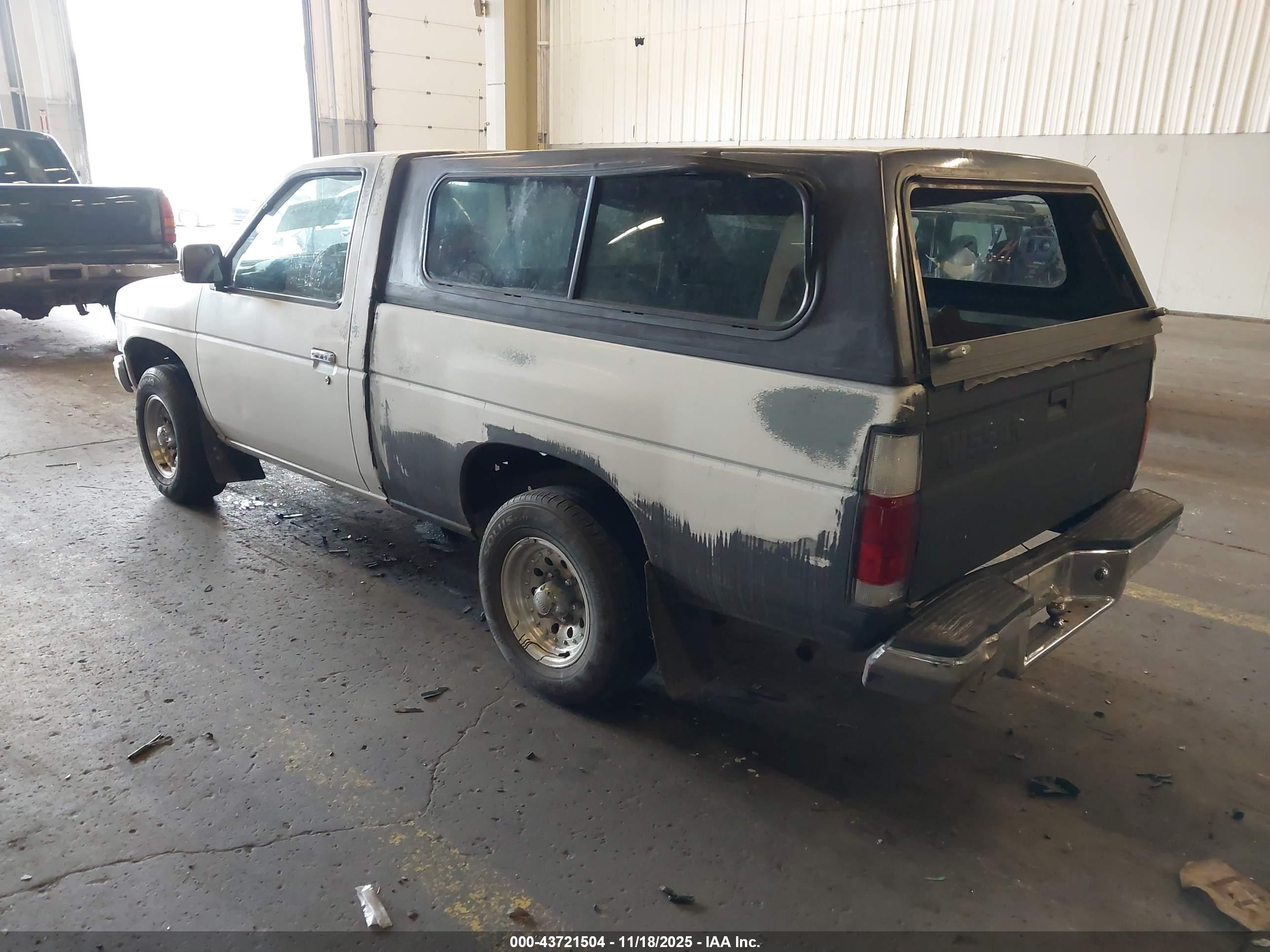 NISSAN TRUCK image 3