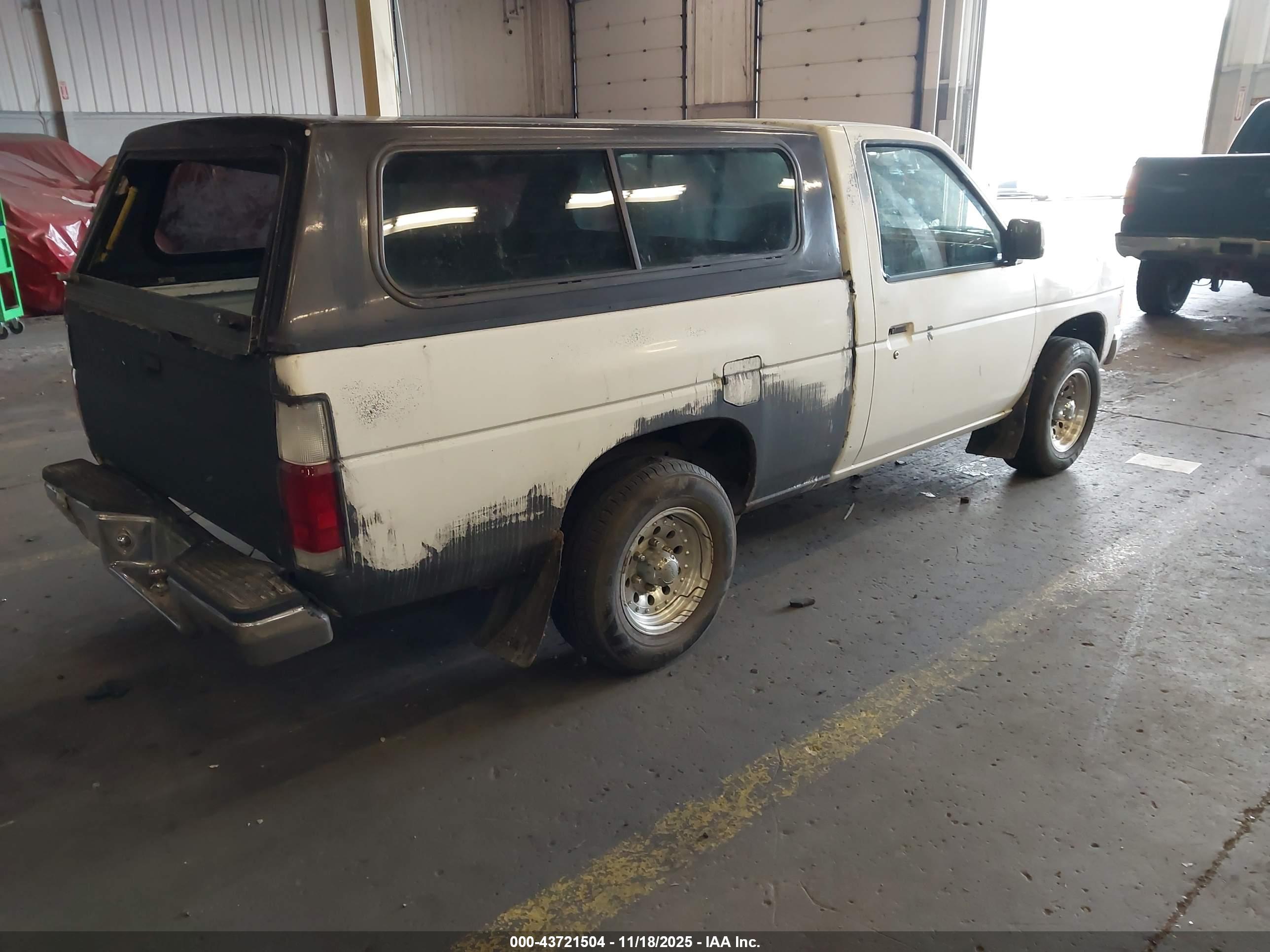 NISSAN TRUCK image 4