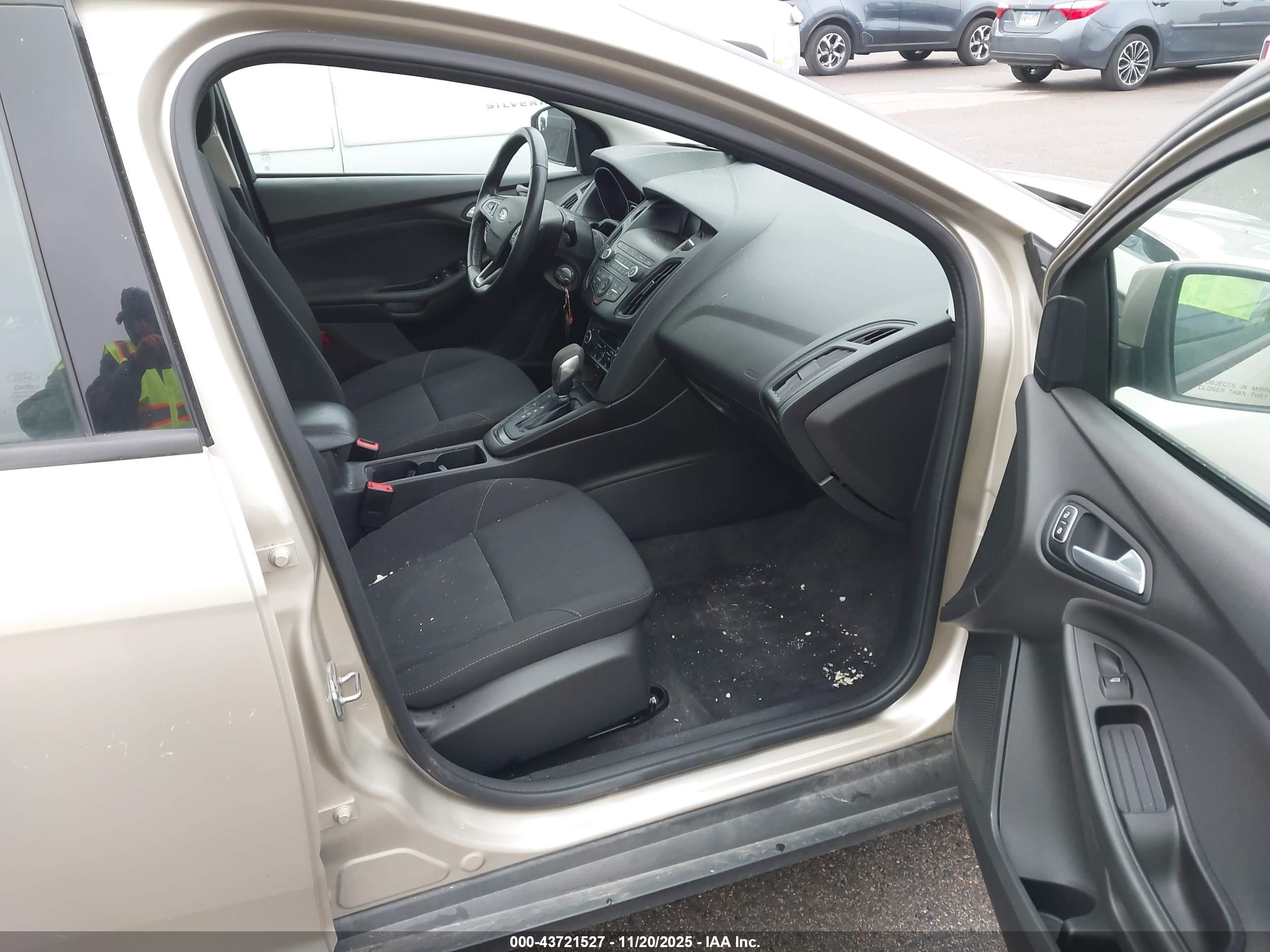 FORD FOCUS image 5