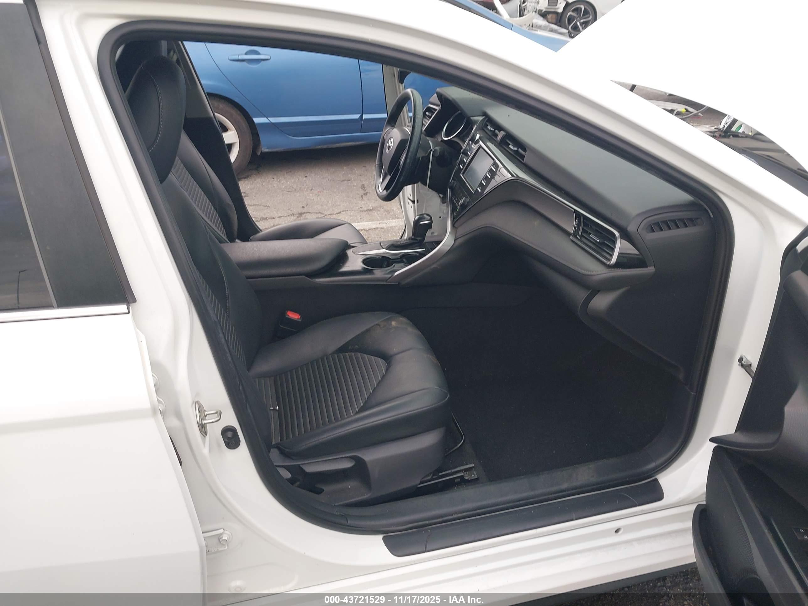 TOYOTA CAMRY image 5