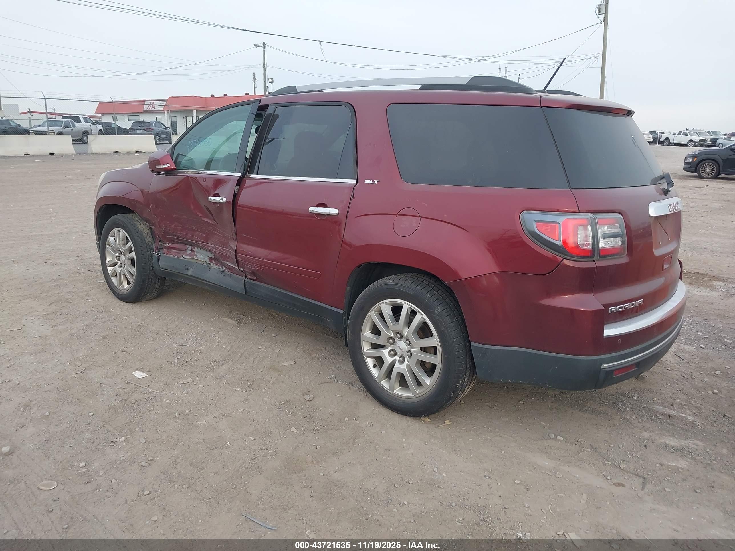 GMC ACADIA image 3