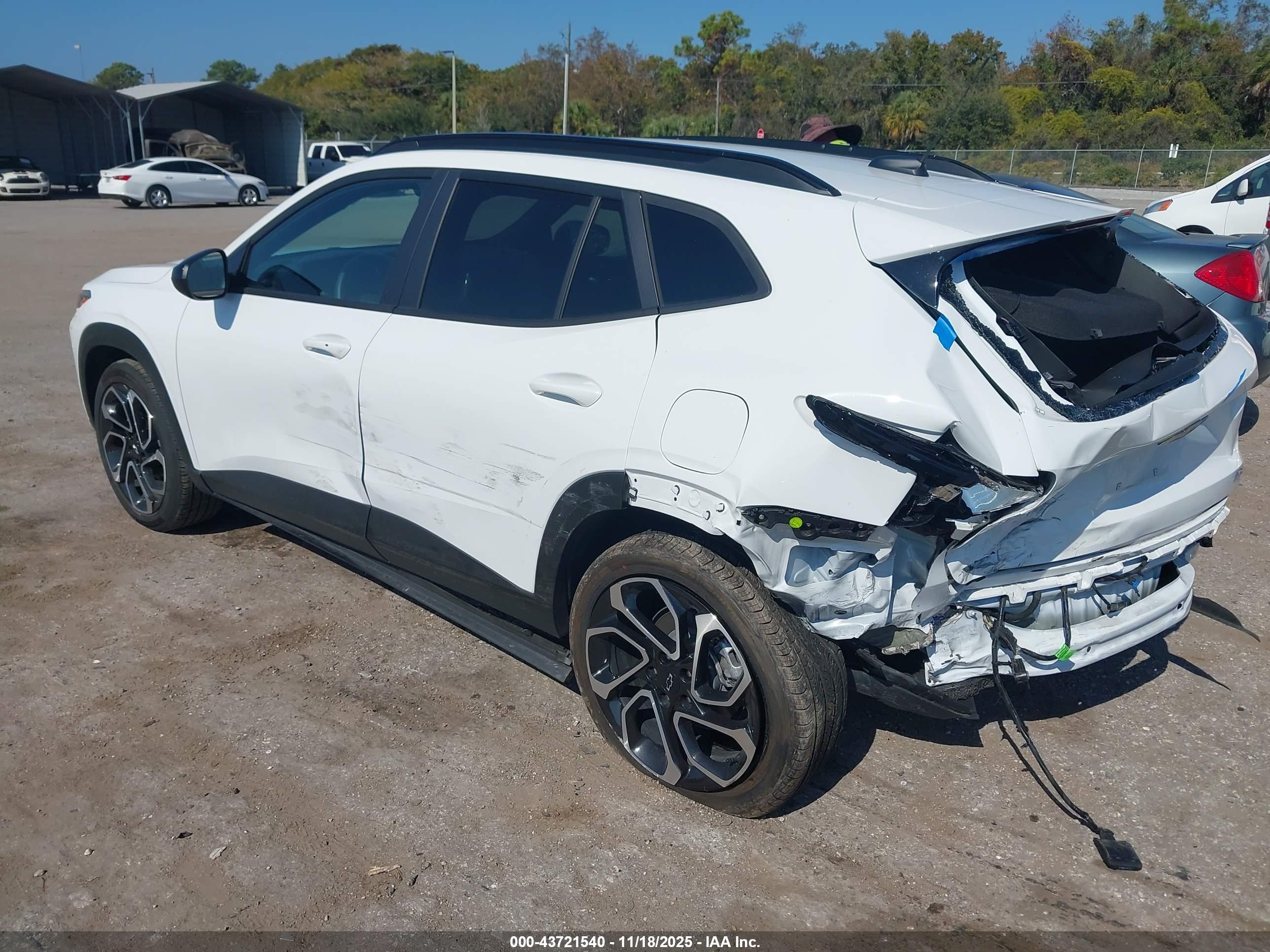 CHEVROLET TRAX image 3