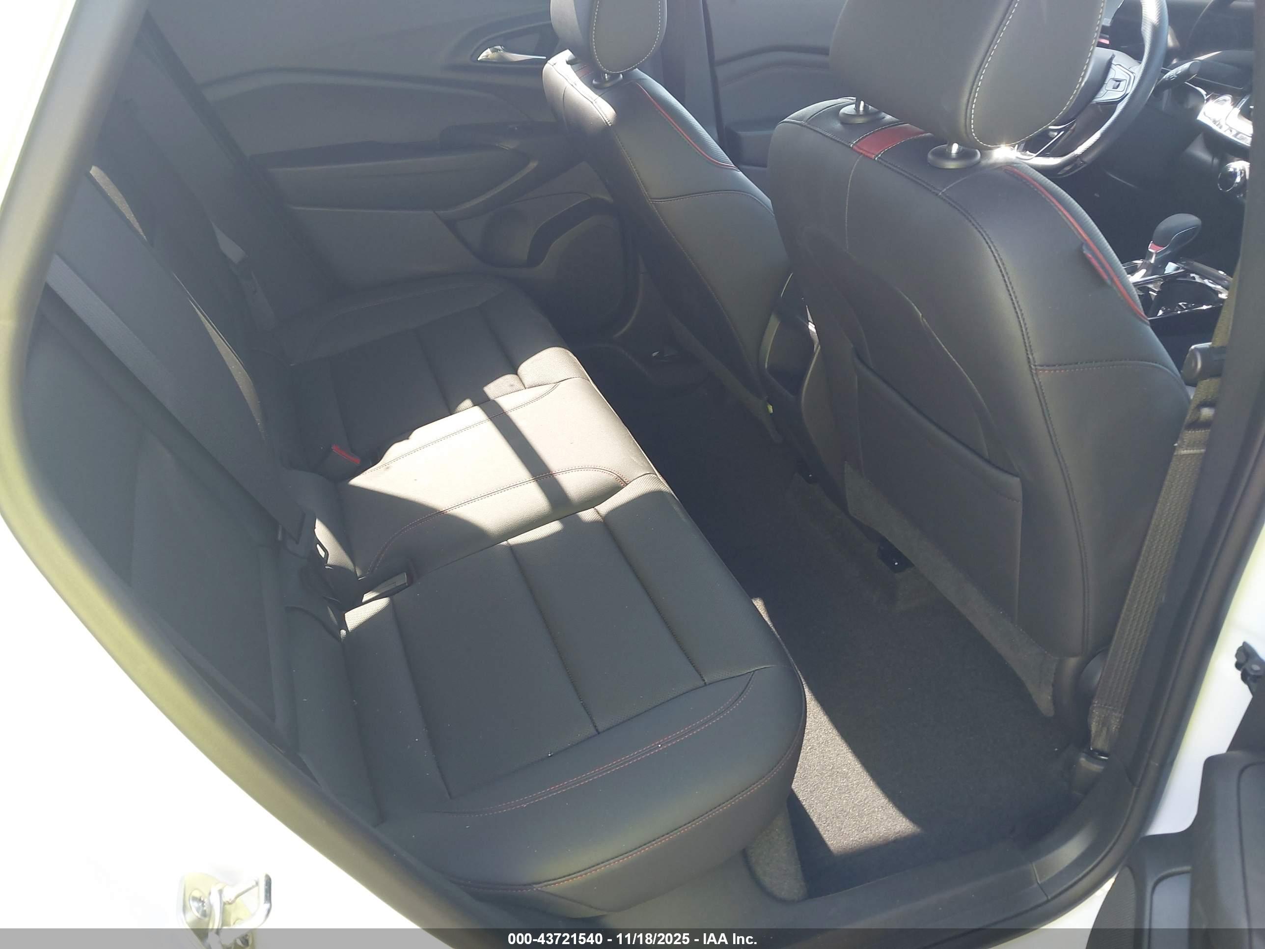 CHEVROLET TRAX image 8