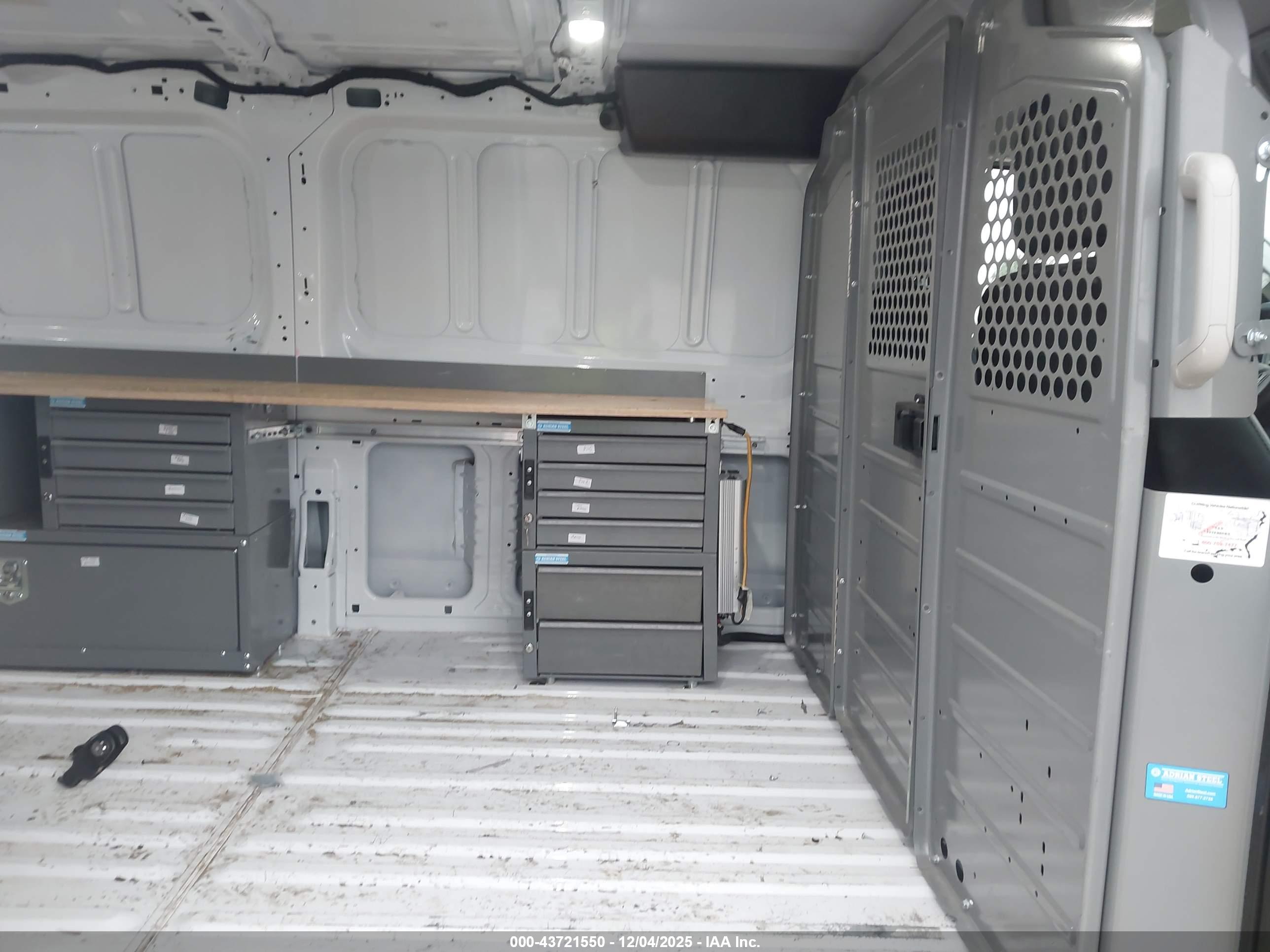 FORD TRANSIT-150 image 8