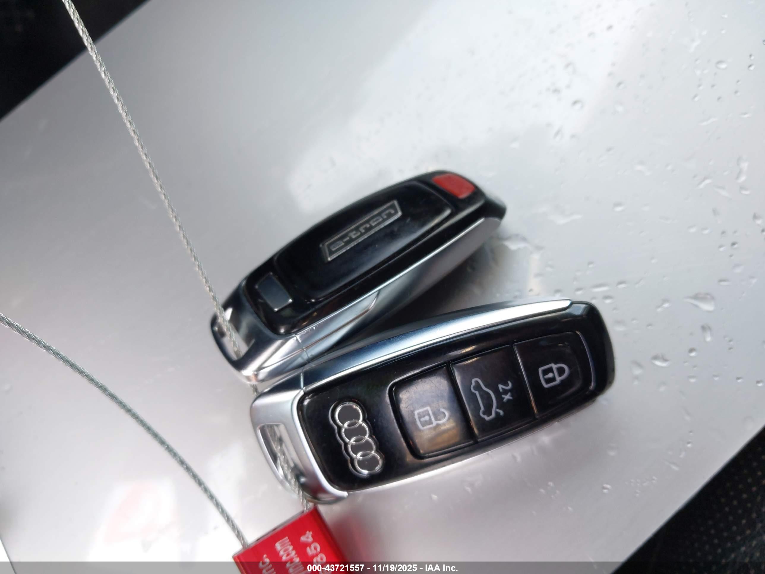 AUDI E-TRON image 11