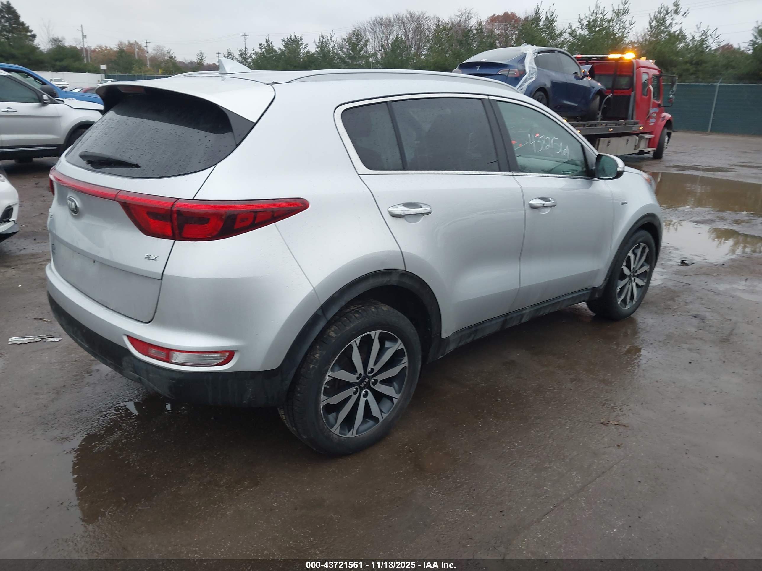 KIA SPORTAGE image 4