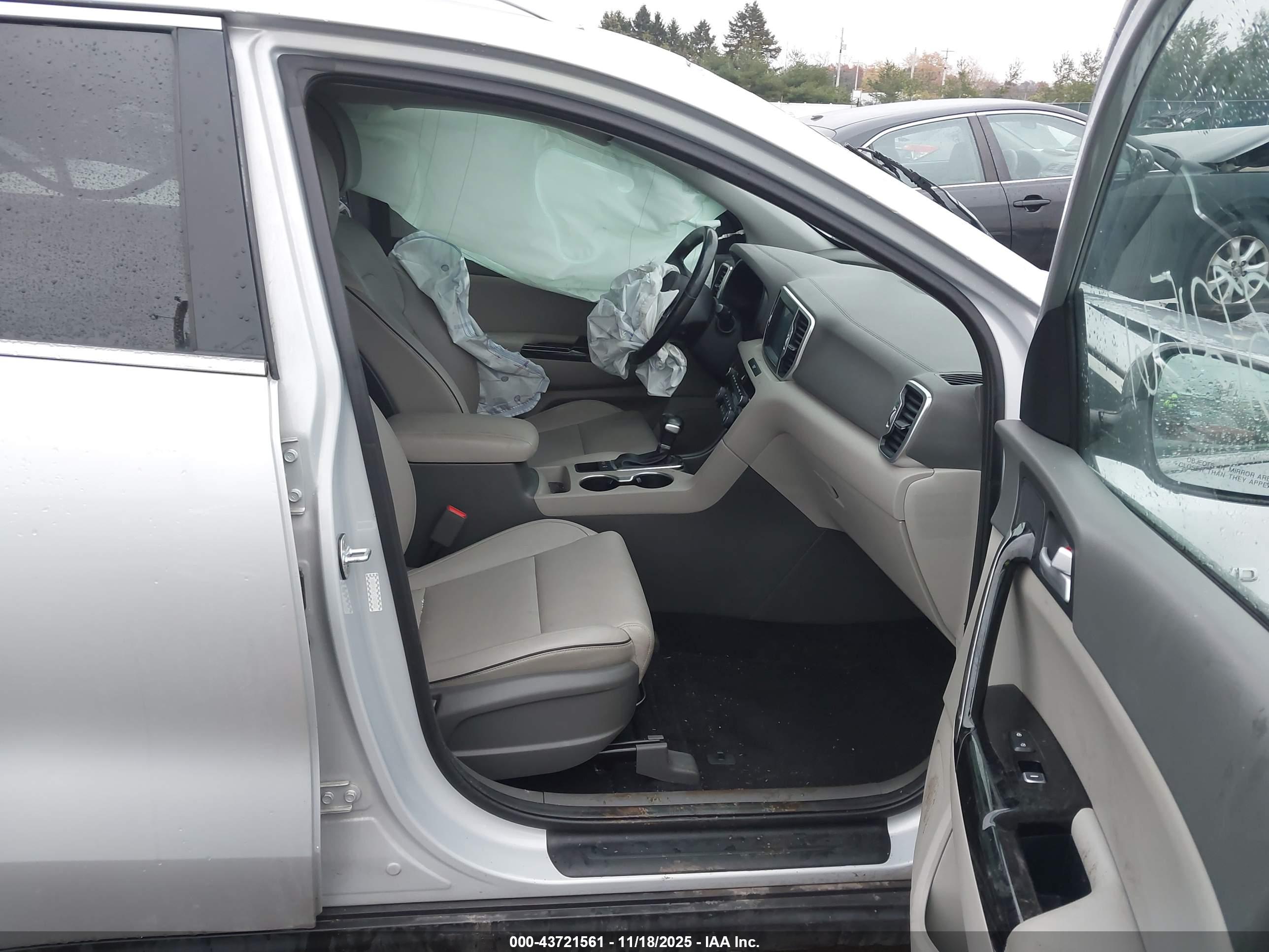 KIA SPORTAGE image 5