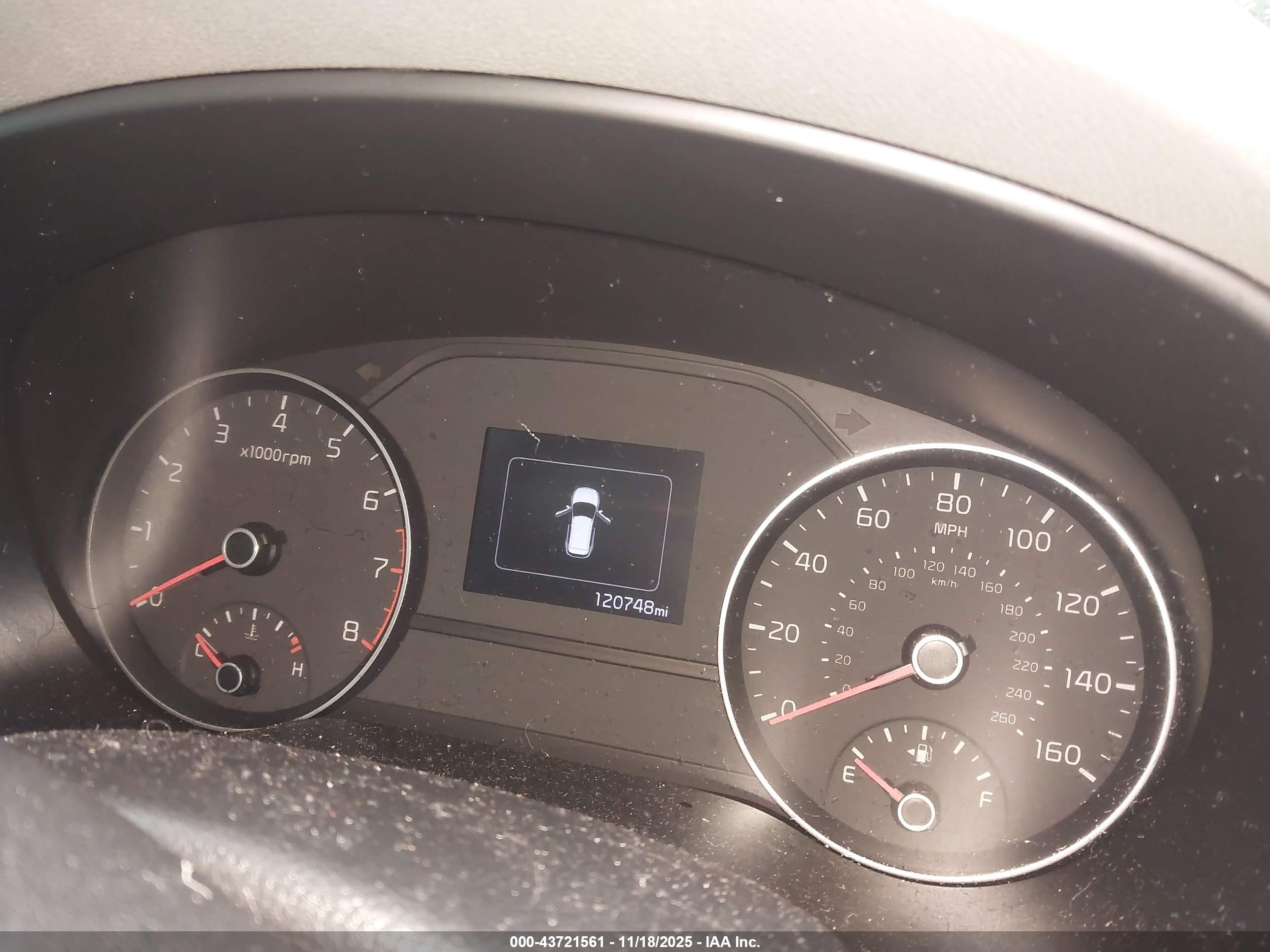 KIA SPORTAGE image 7