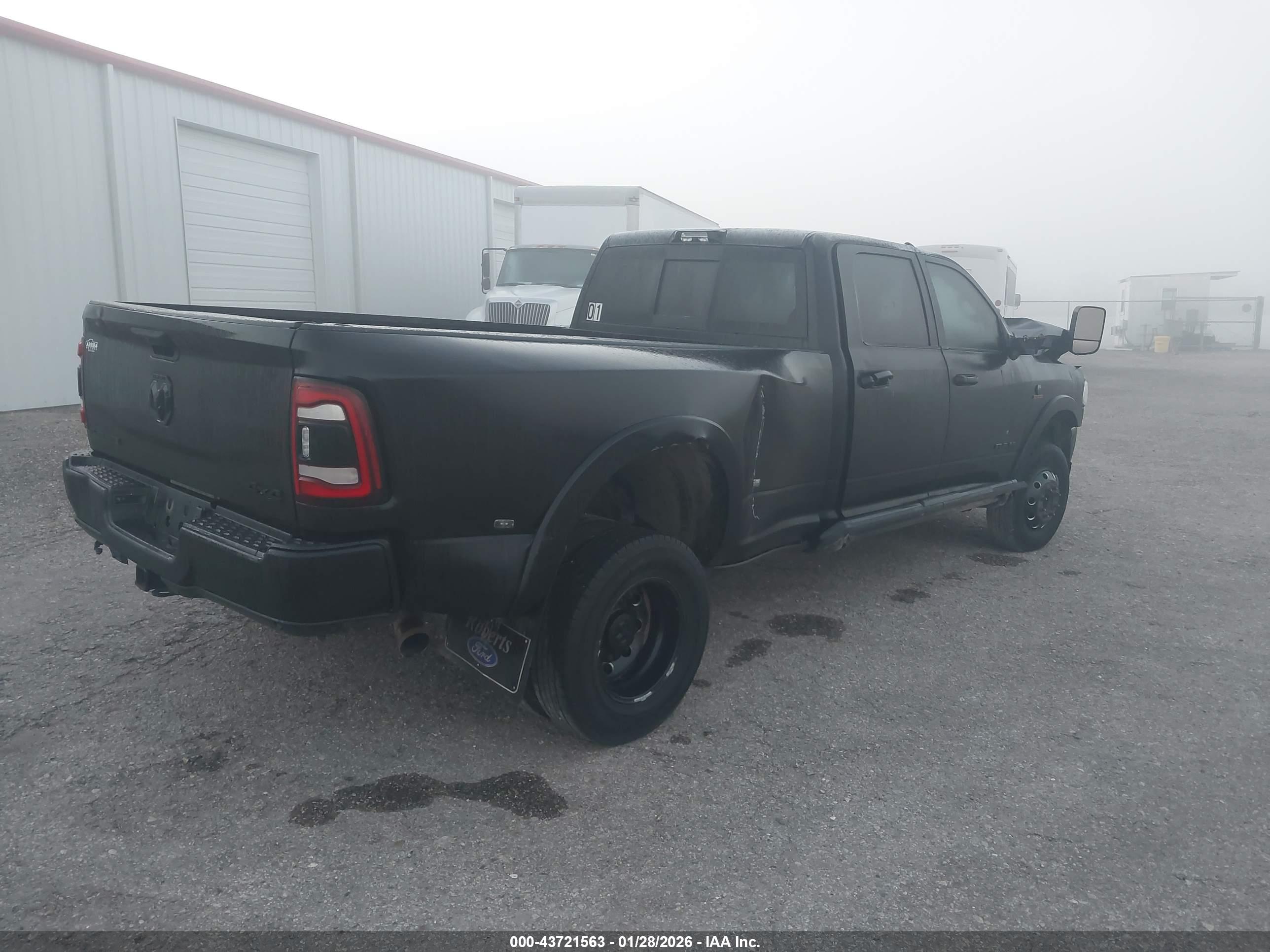 RAM 3500 image 4