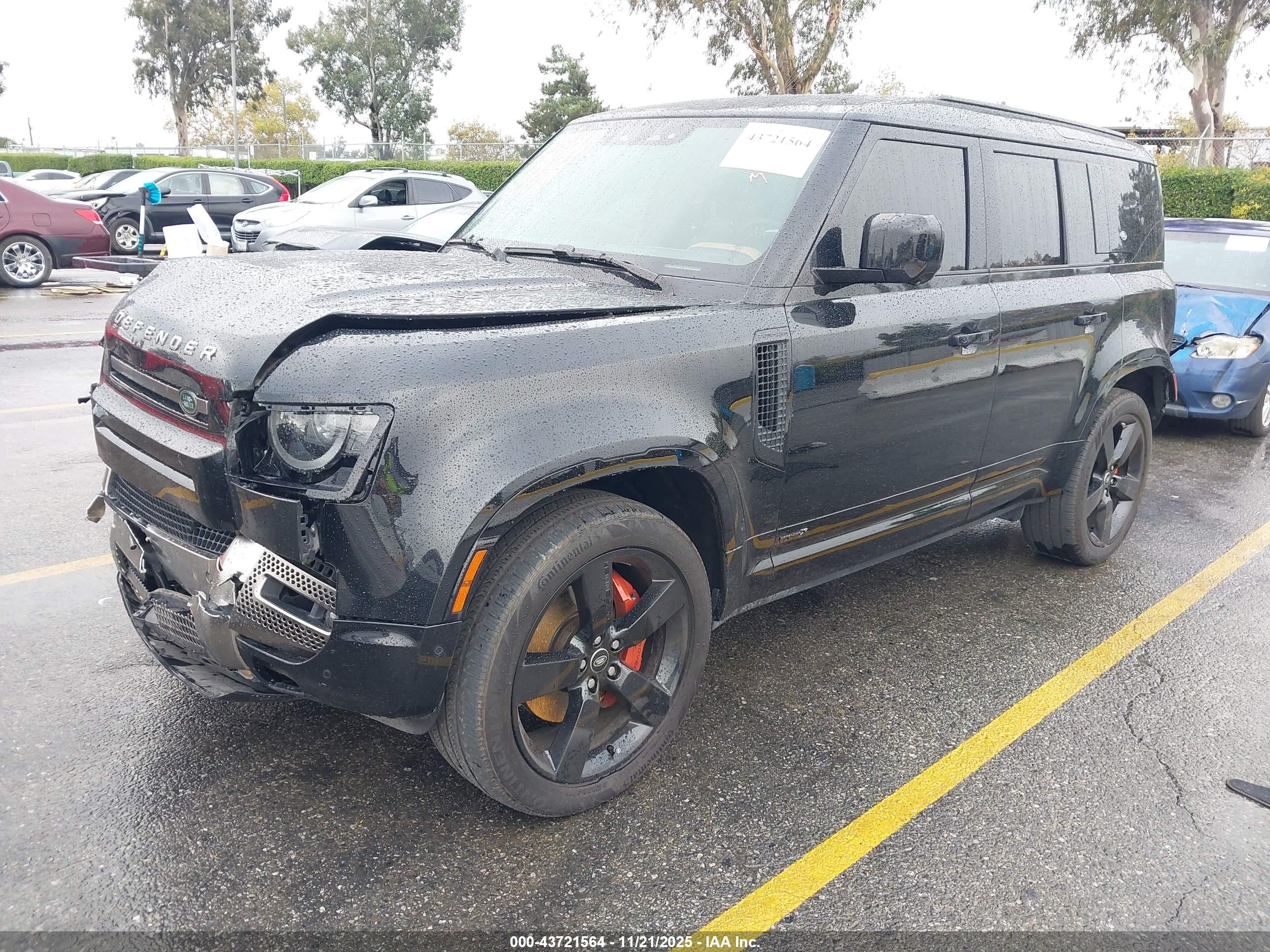 LAND ROVER image 2