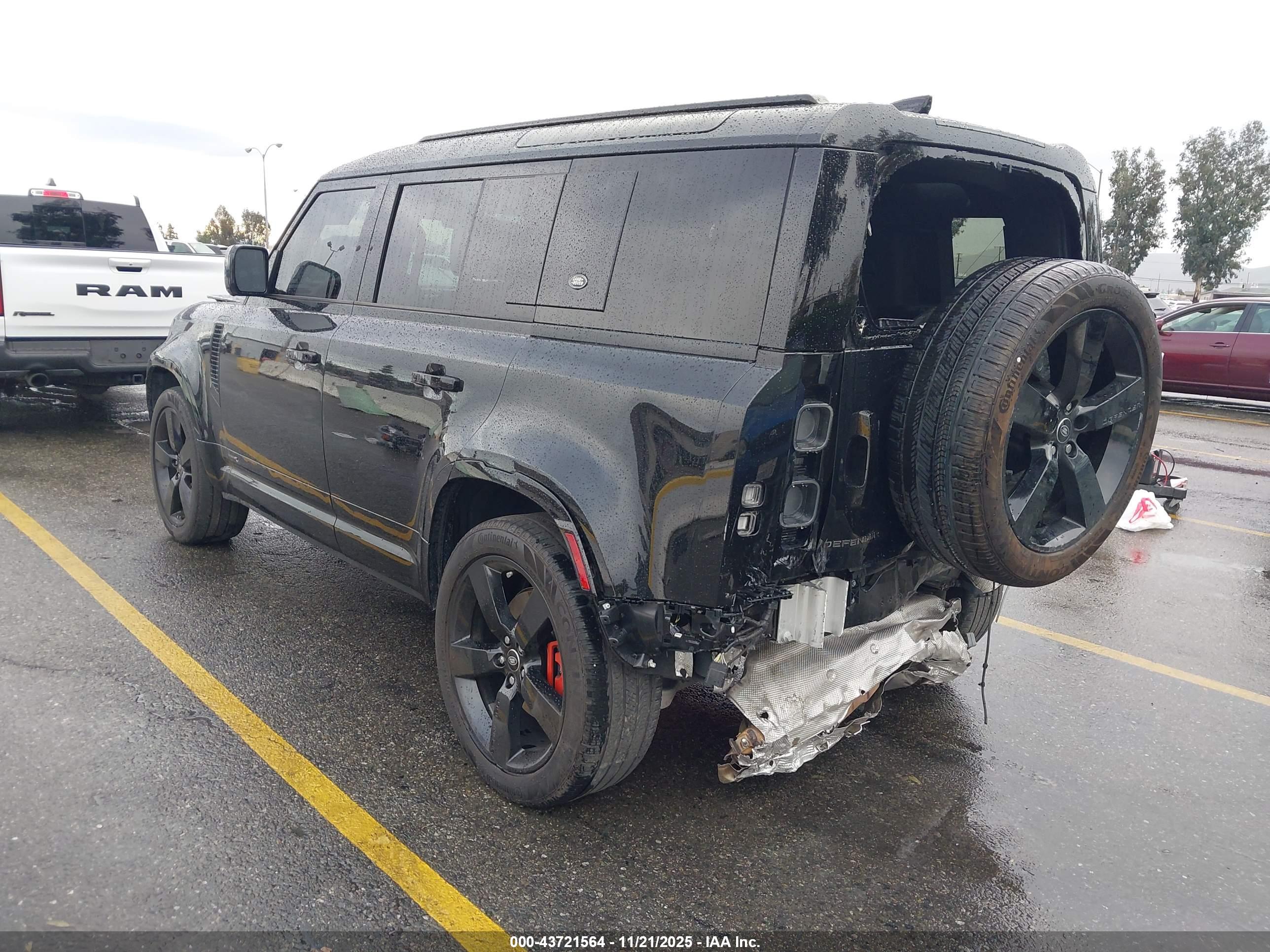 LAND ROVER image 3