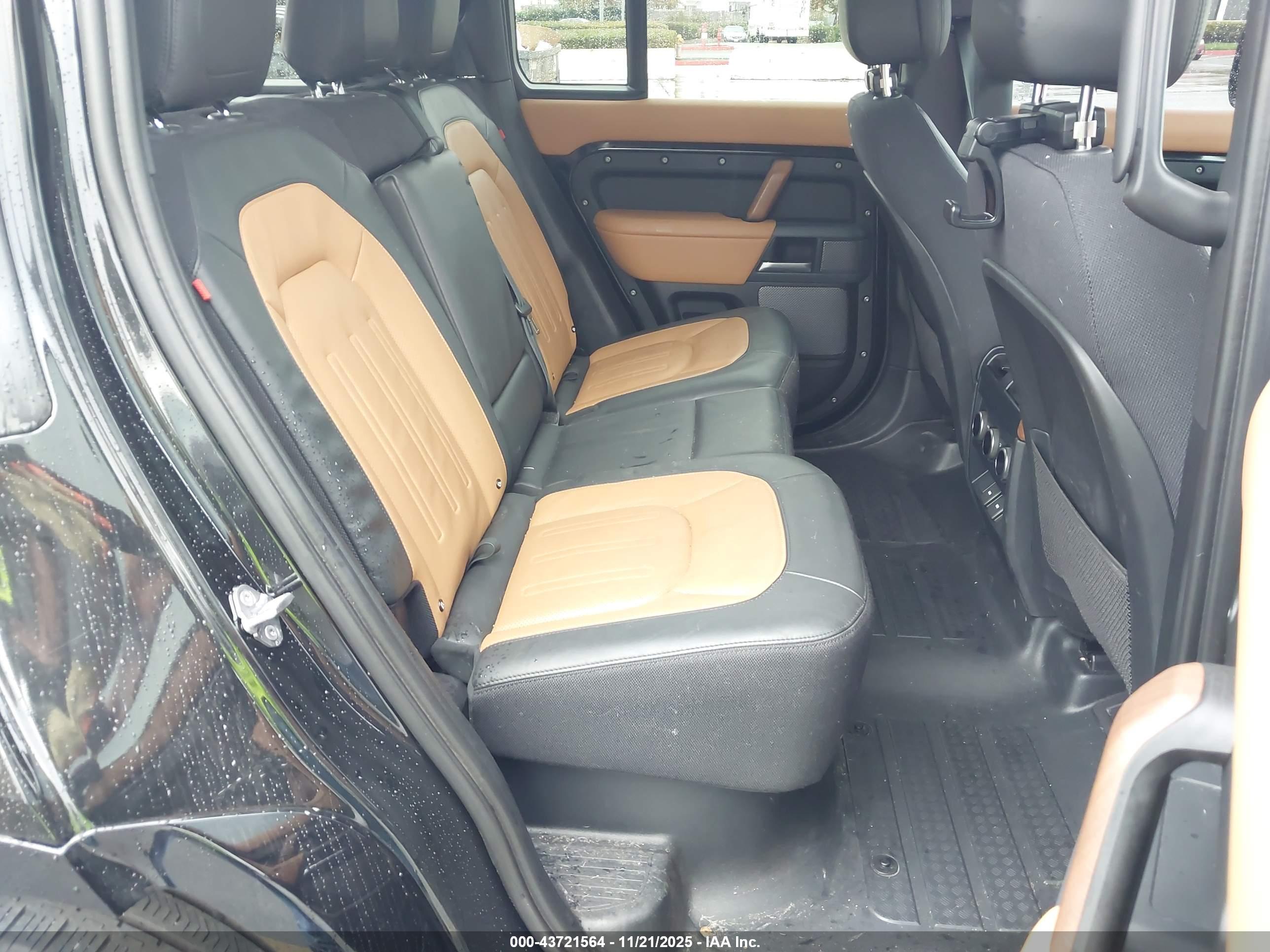 LAND ROVER image 8