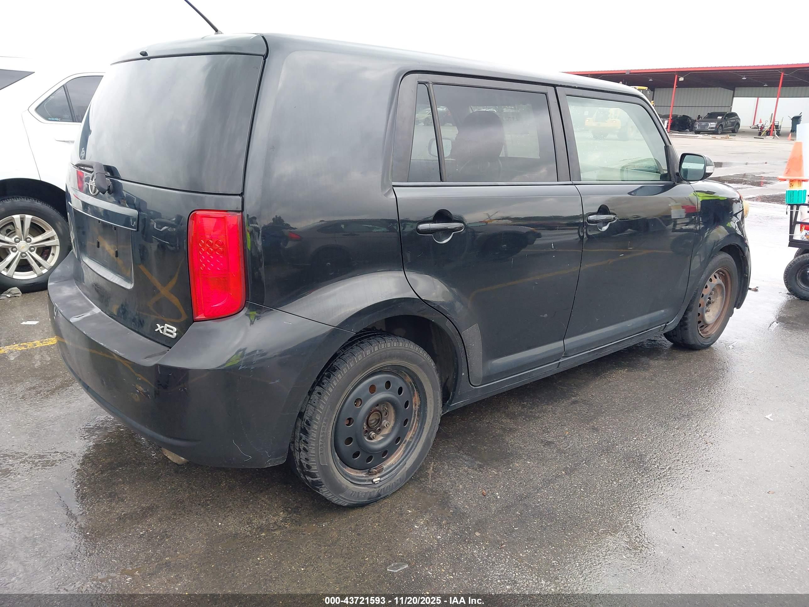 SCION XB image 4