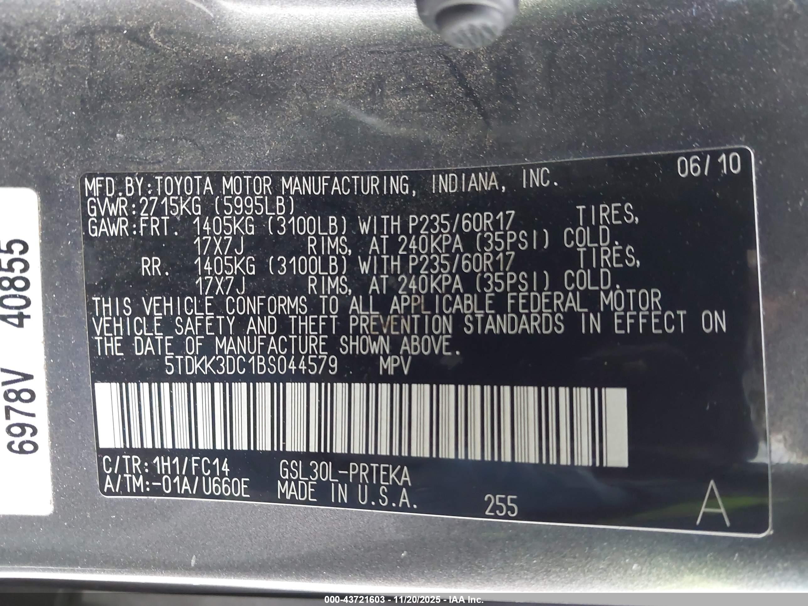 TOYOTA SIENNA image 9
