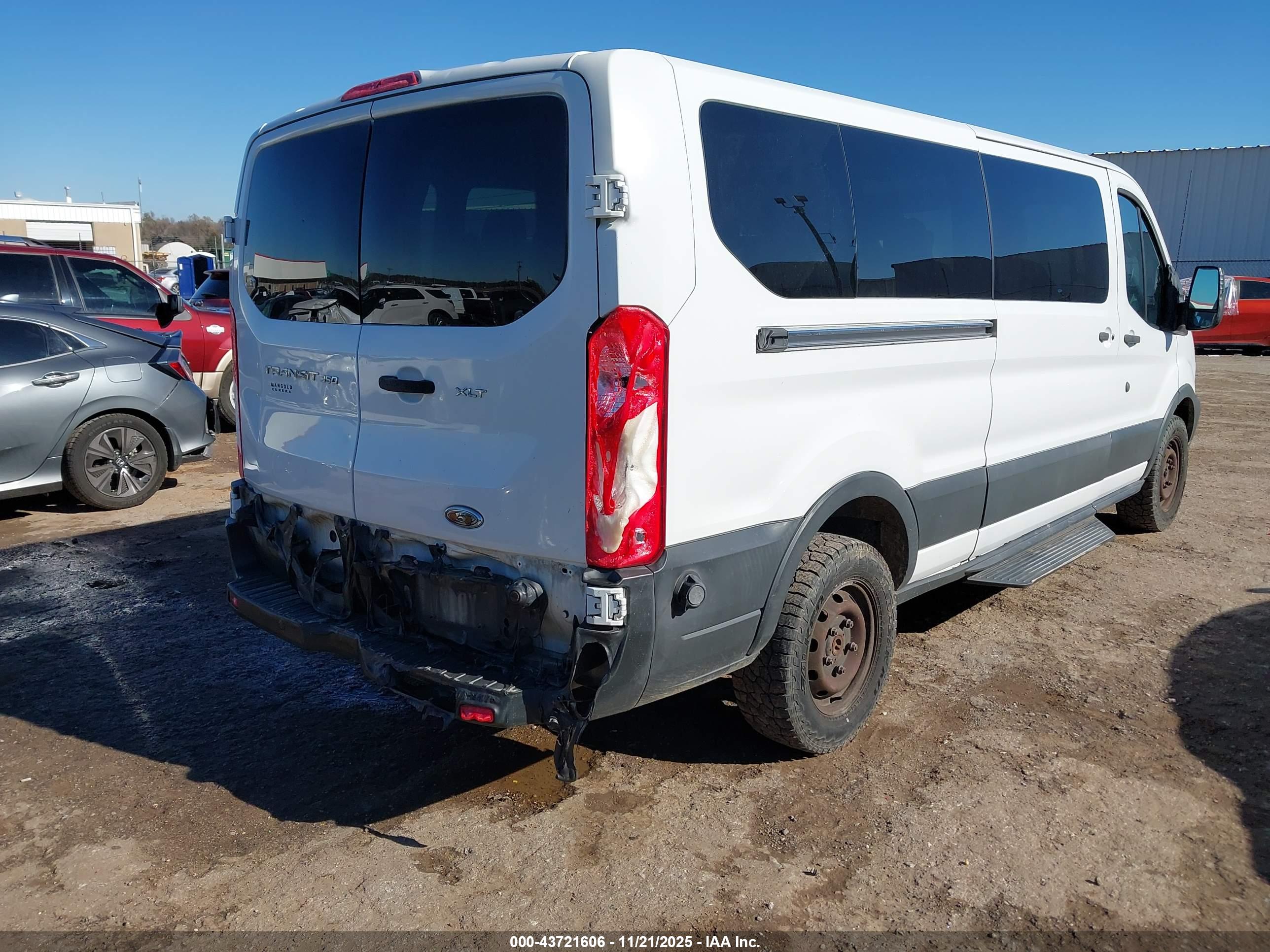 FORD TRANSIT-350 image 4