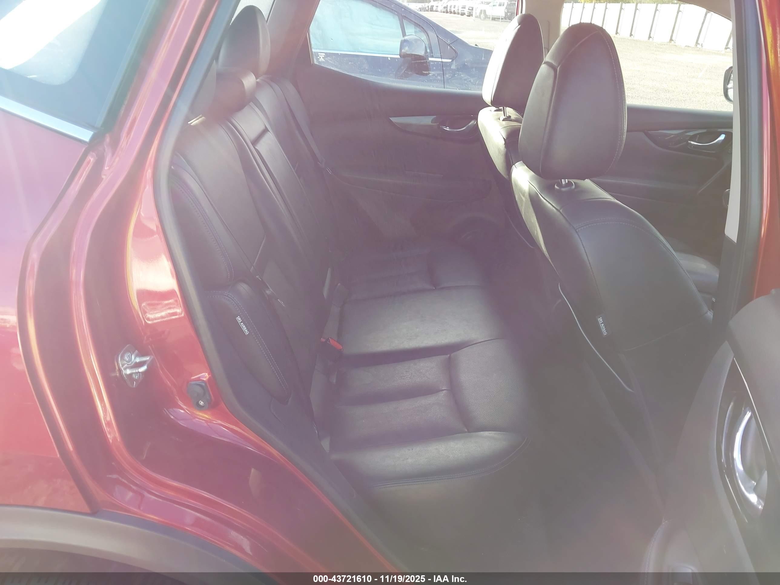 NISSAN ROGUE image 8