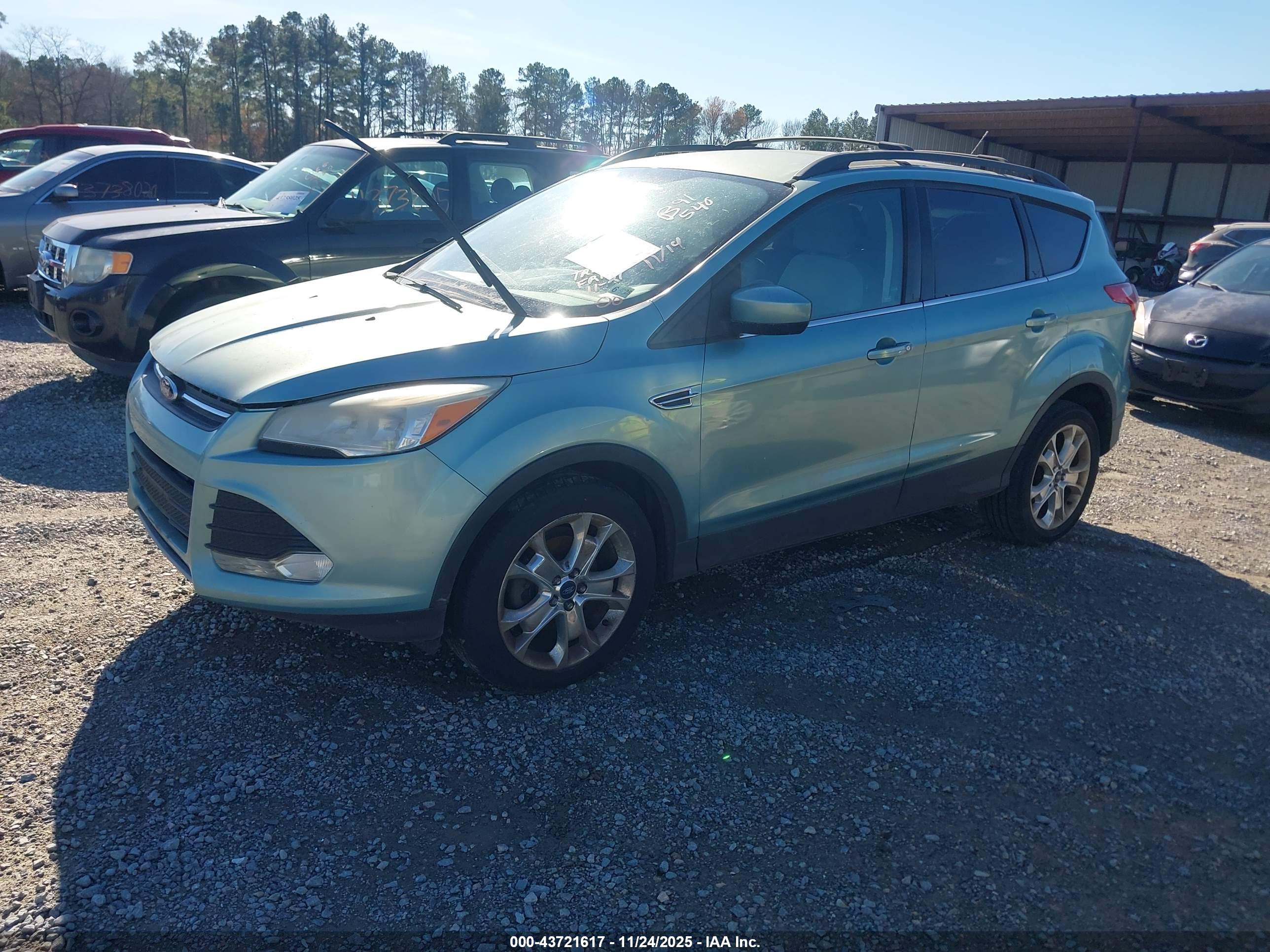 FORD ESCAPE image 2