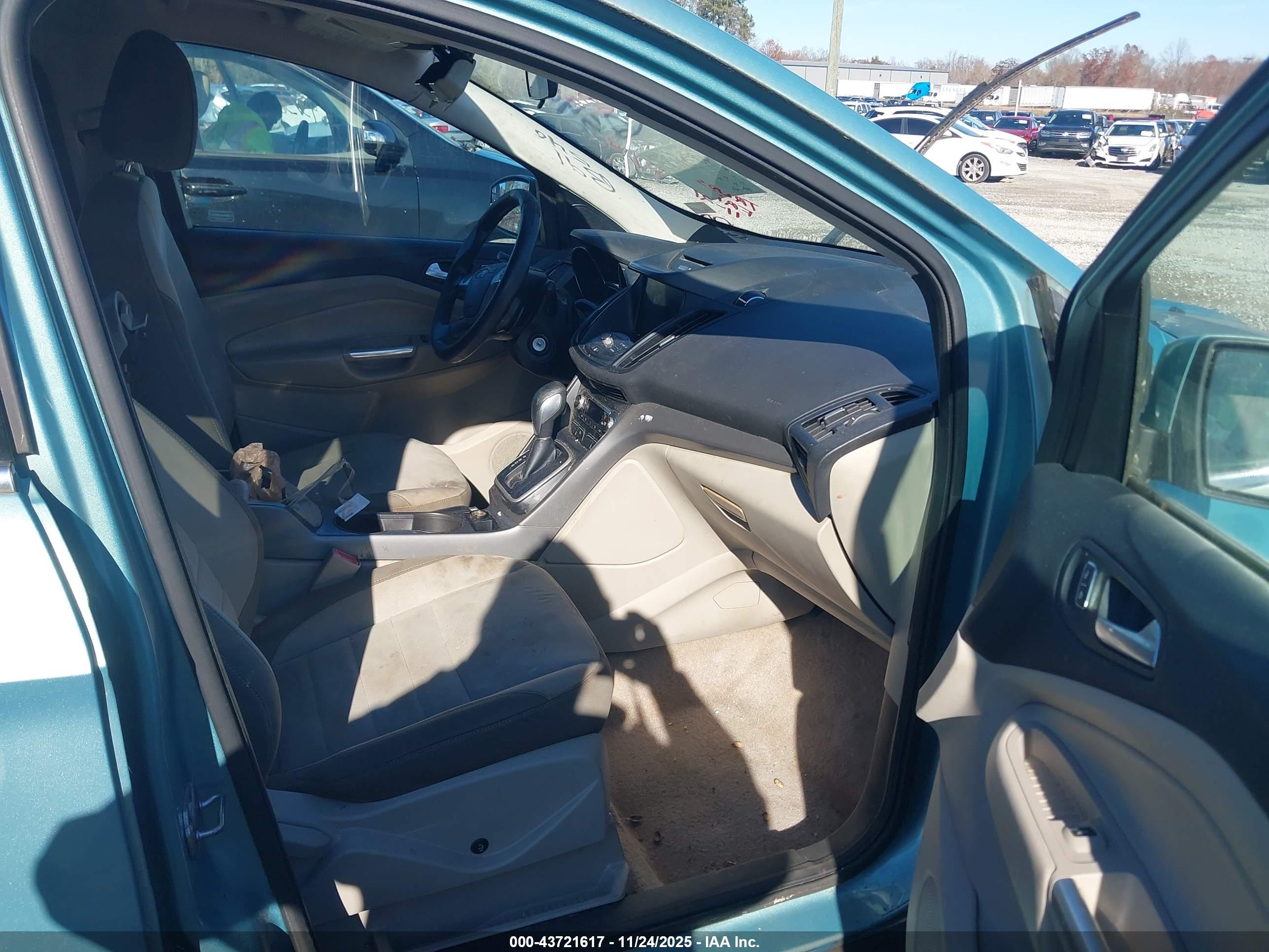 FORD ESCAPE image 5