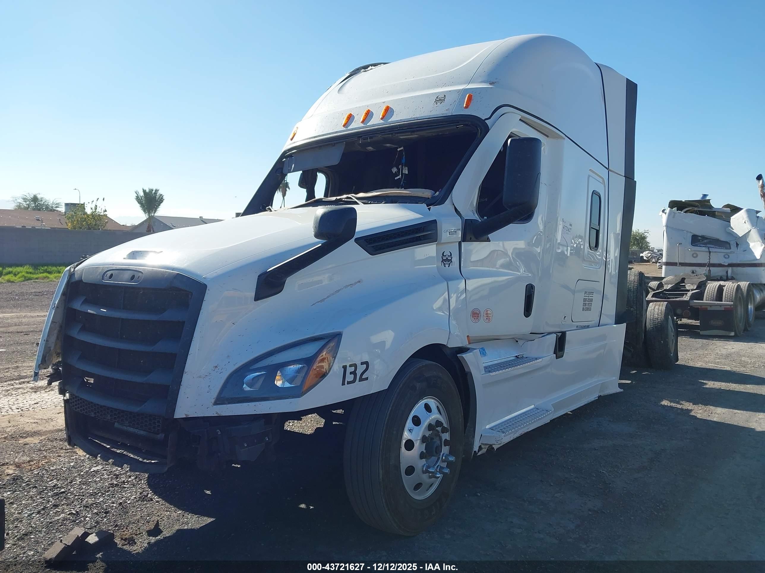FREIGHTLINER NEW image 2