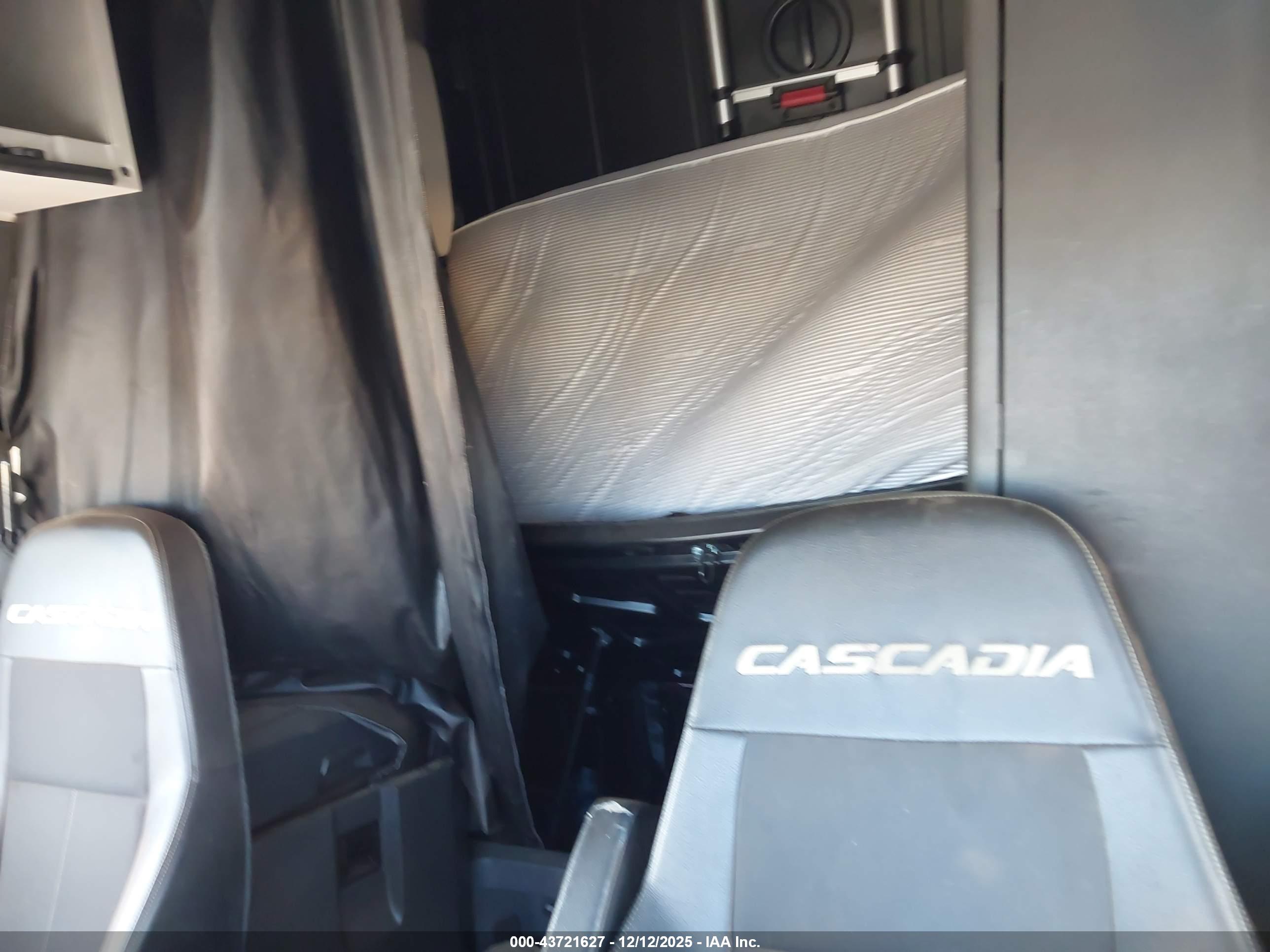 FREIGHTLINER NEW image 8