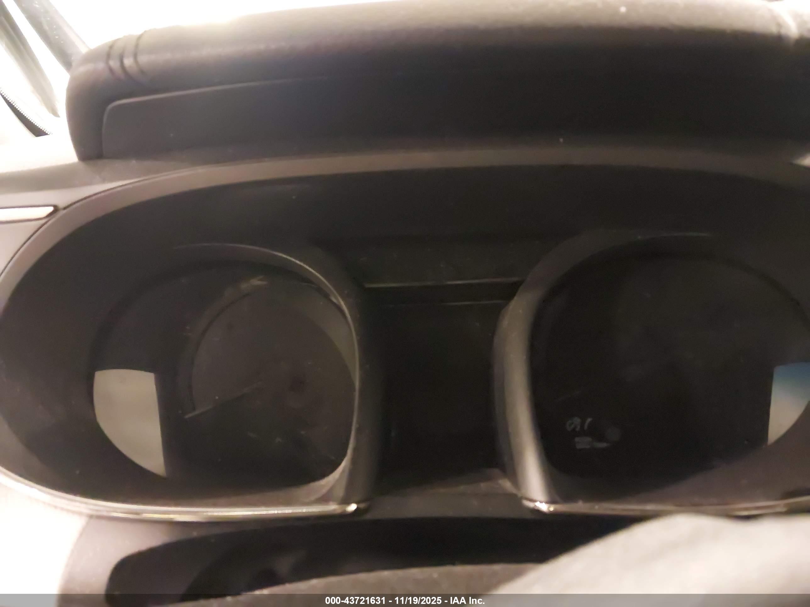 TOYOTA AVALON image 7