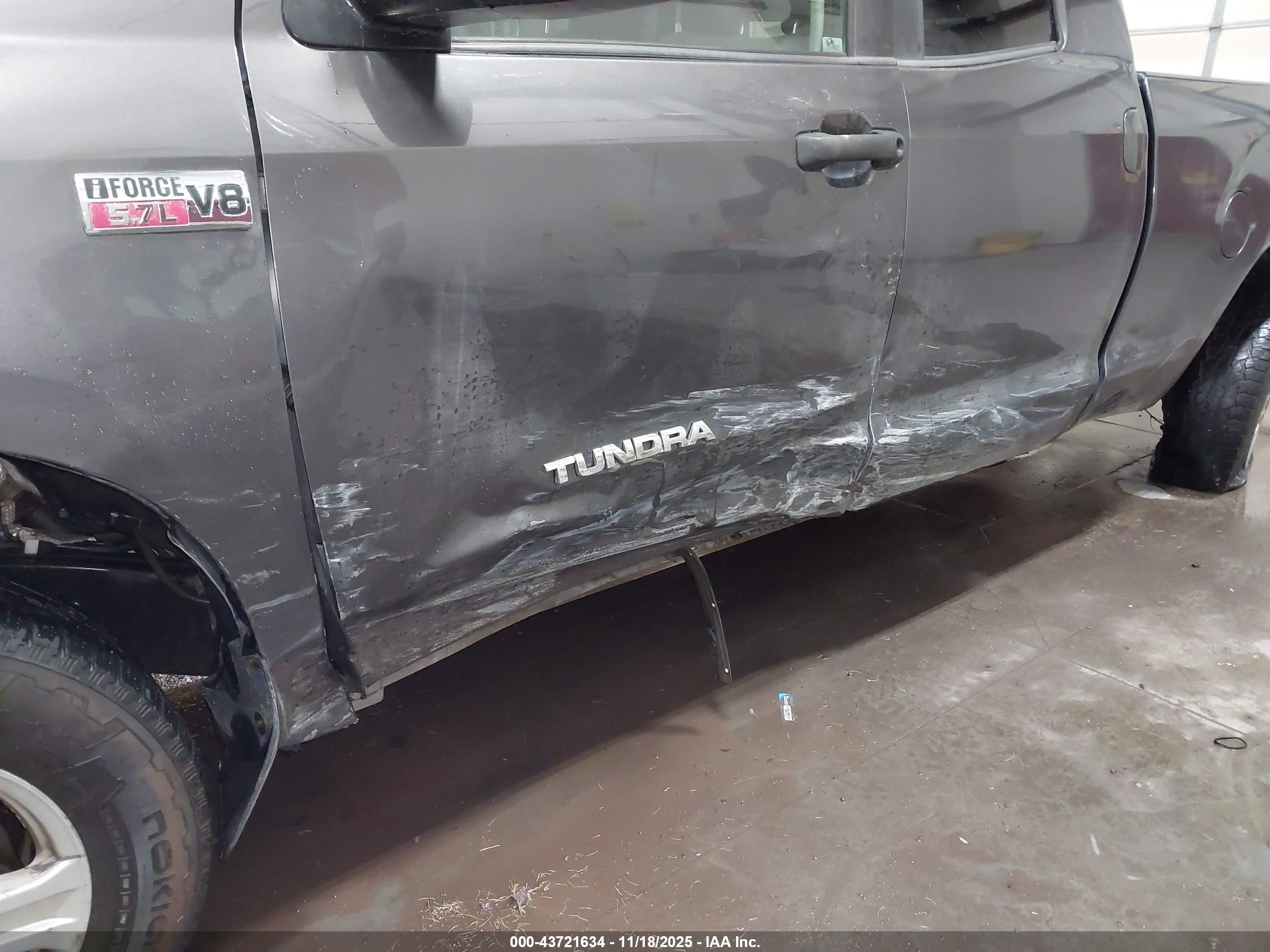TOYOTA TUNDRA image 6