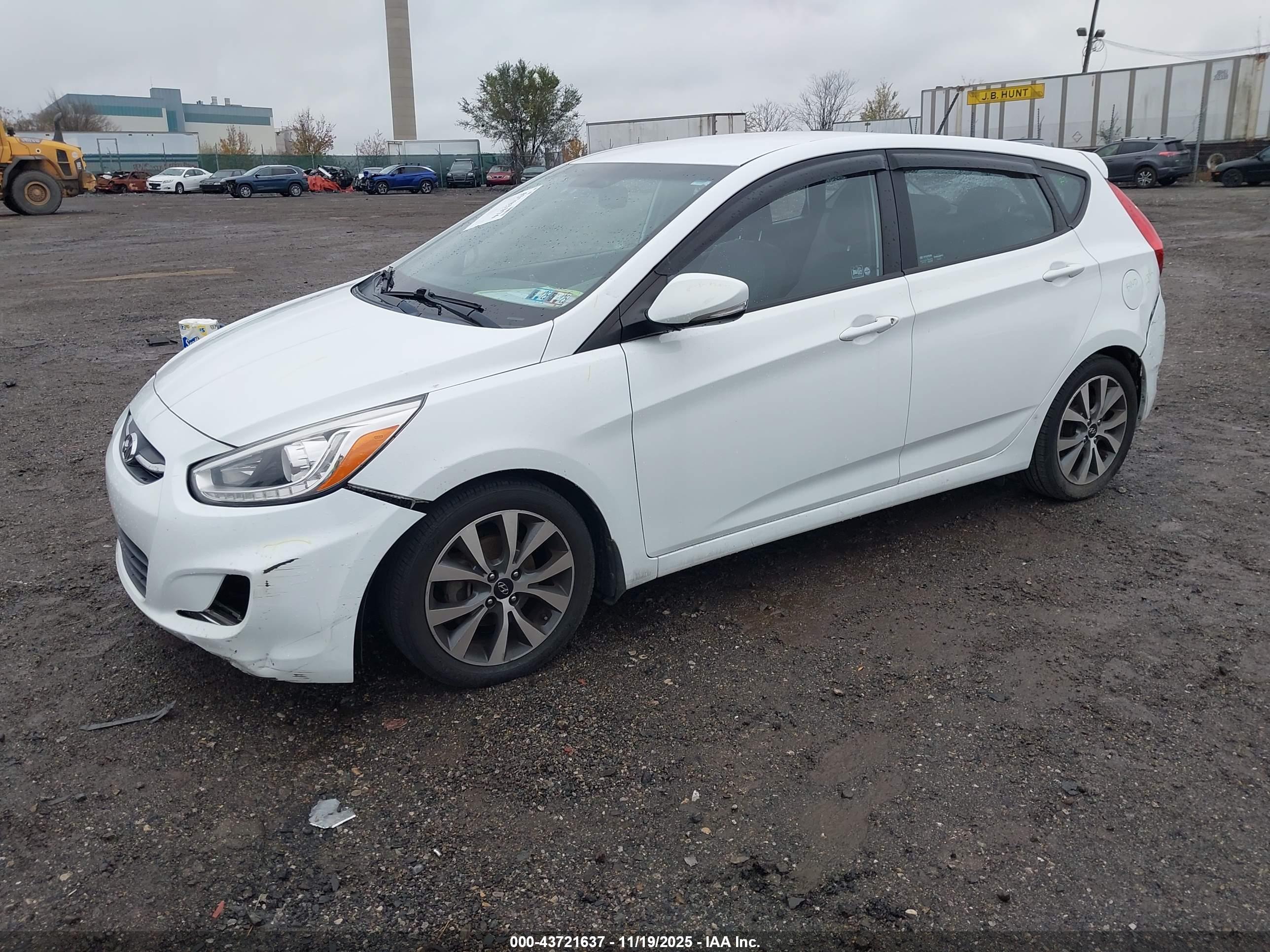 HYUNDAI ACCENT image 2