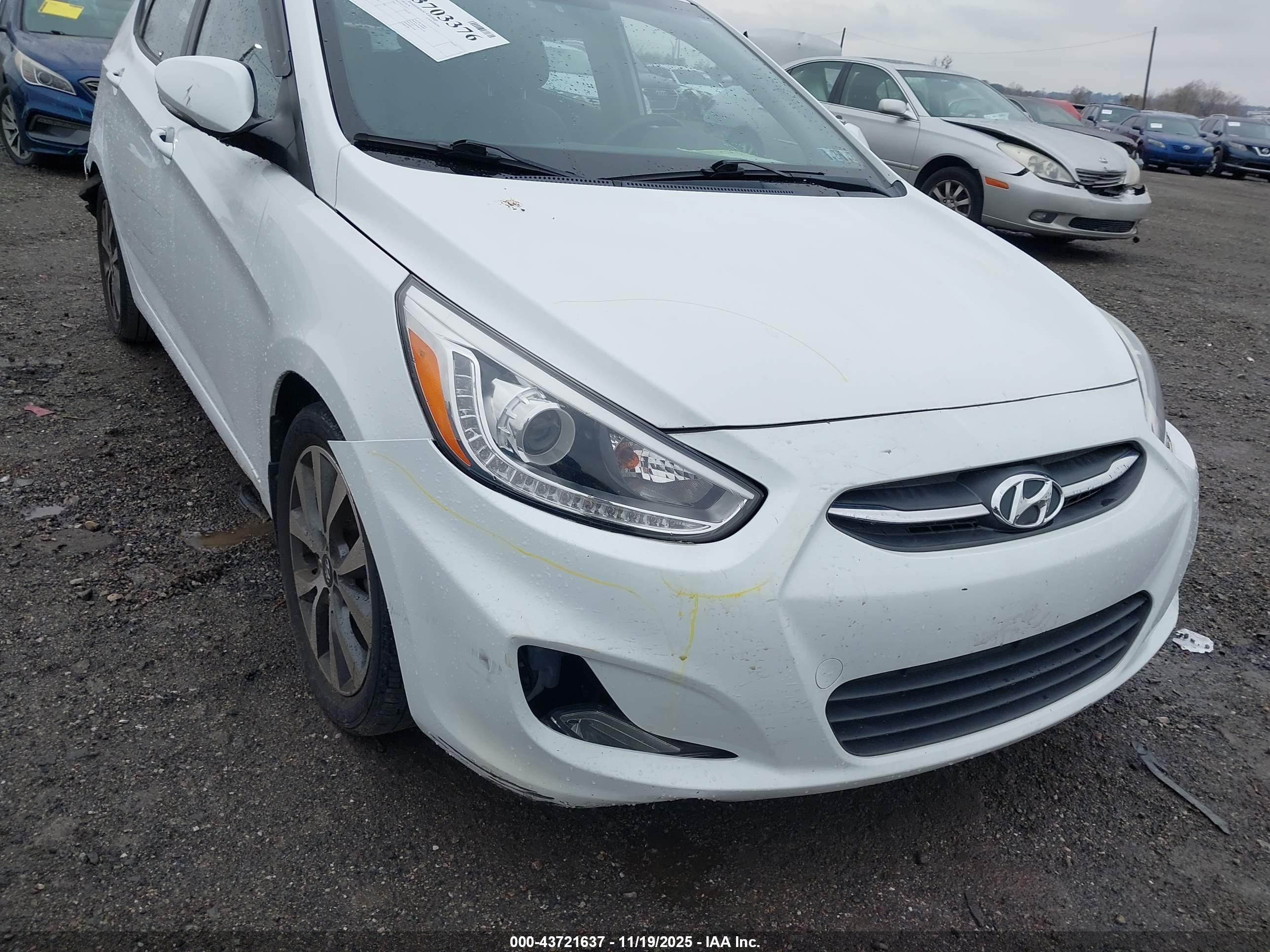 HYUNDAI ACCENT image 6