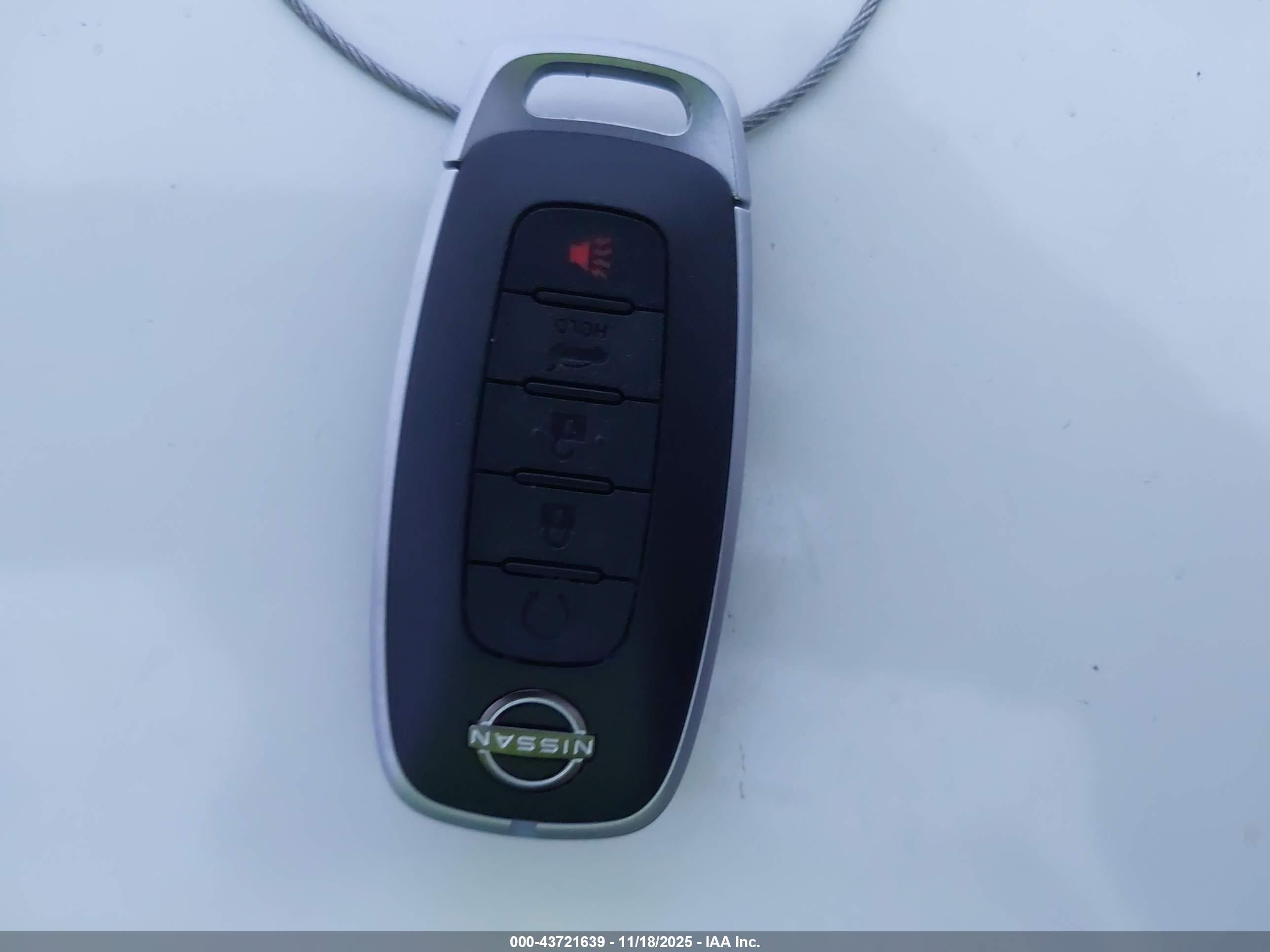 NISSAN ROGUE image 11