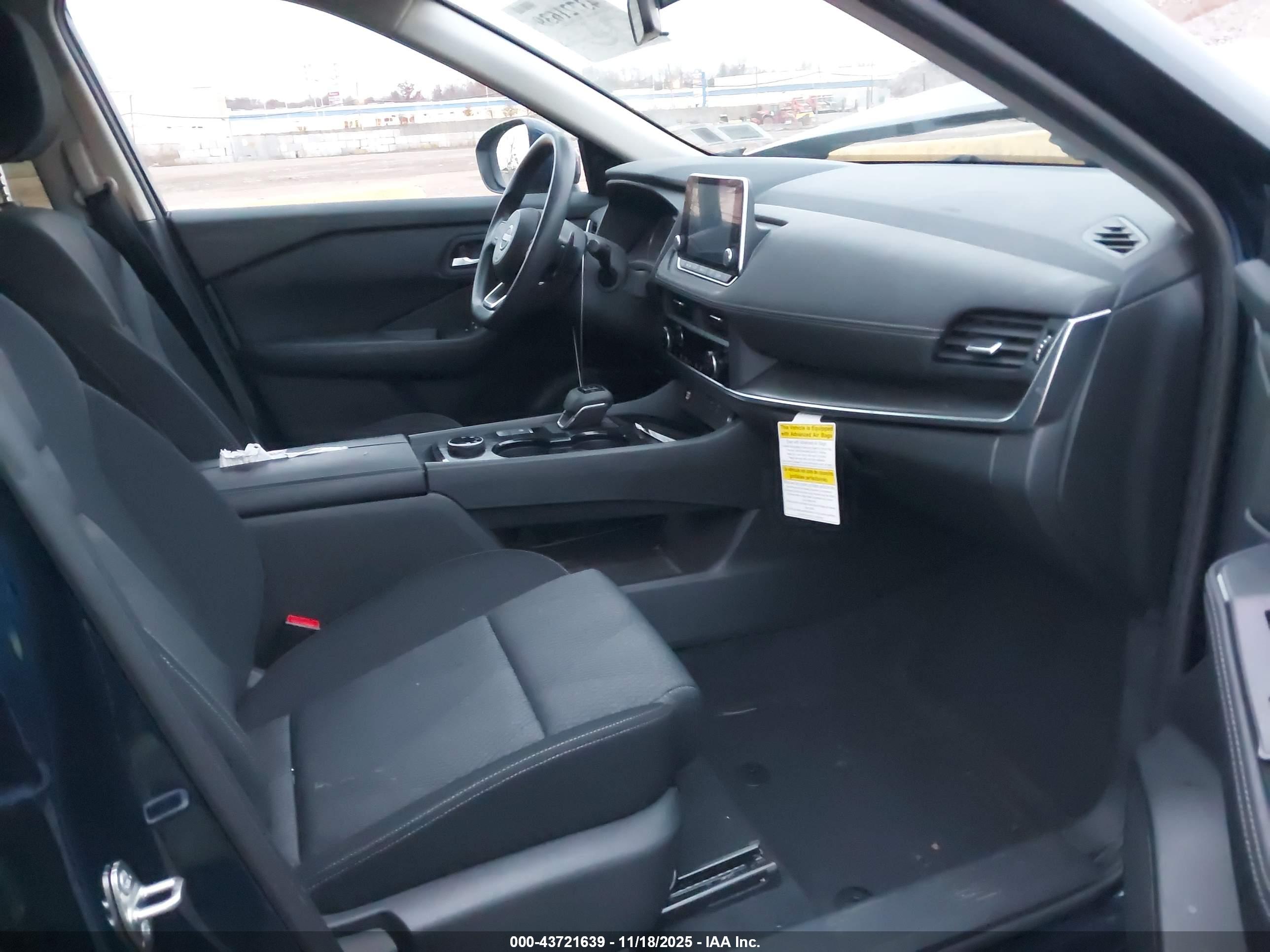 NISSAN ROGUE image 5