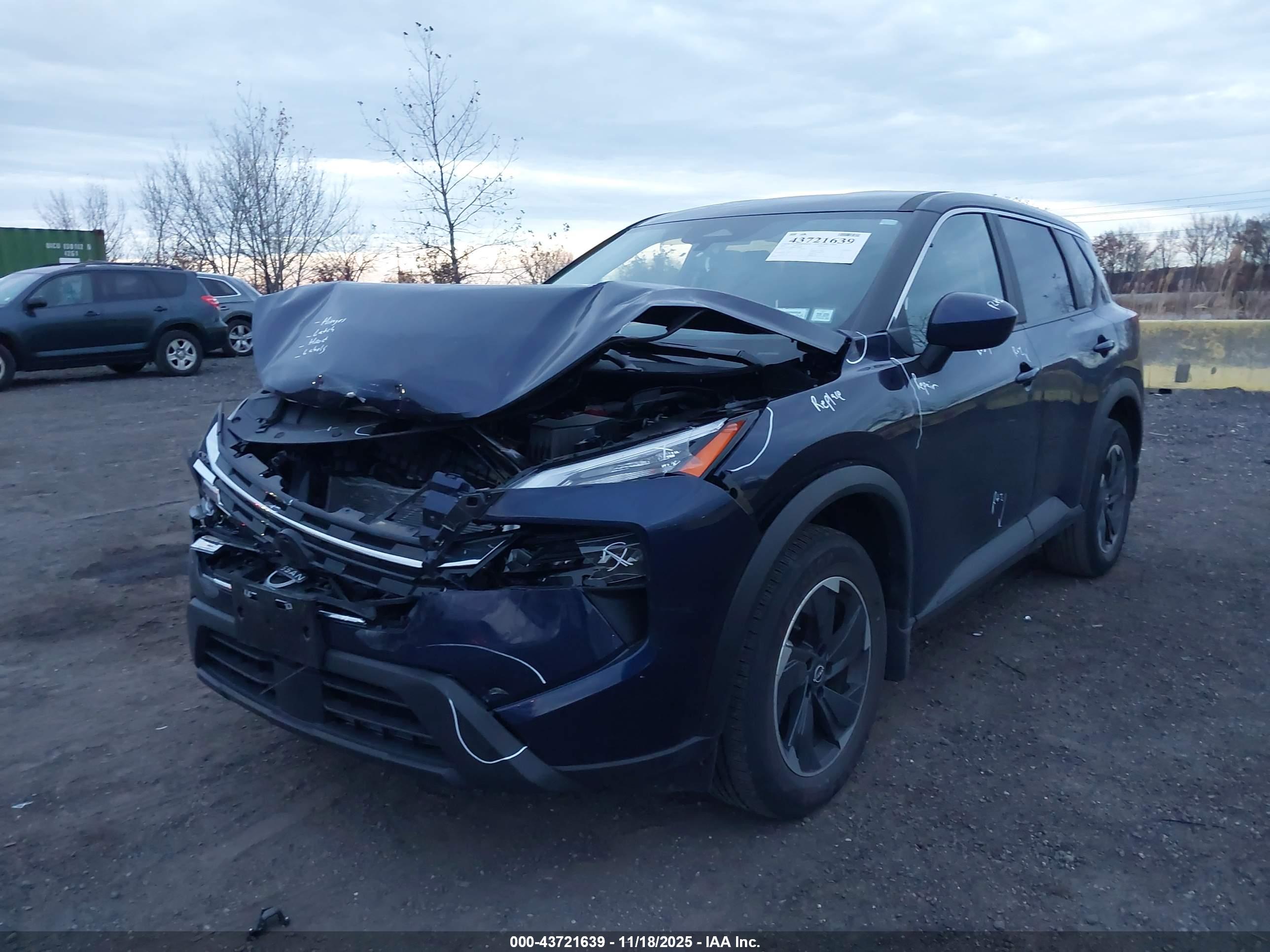 NISSAN ROGUE image 6