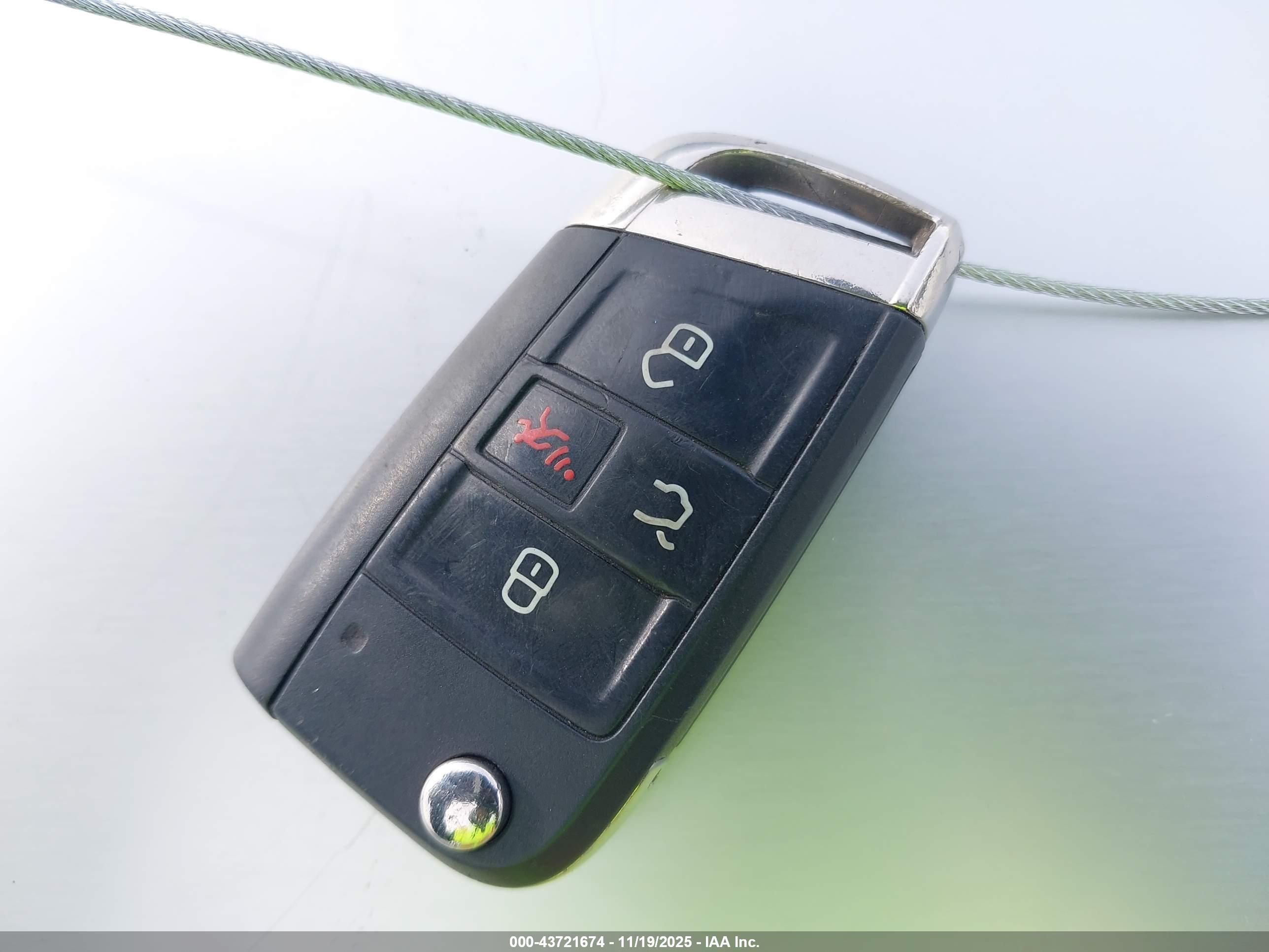 VOLKSWAGEN GOLF image 11