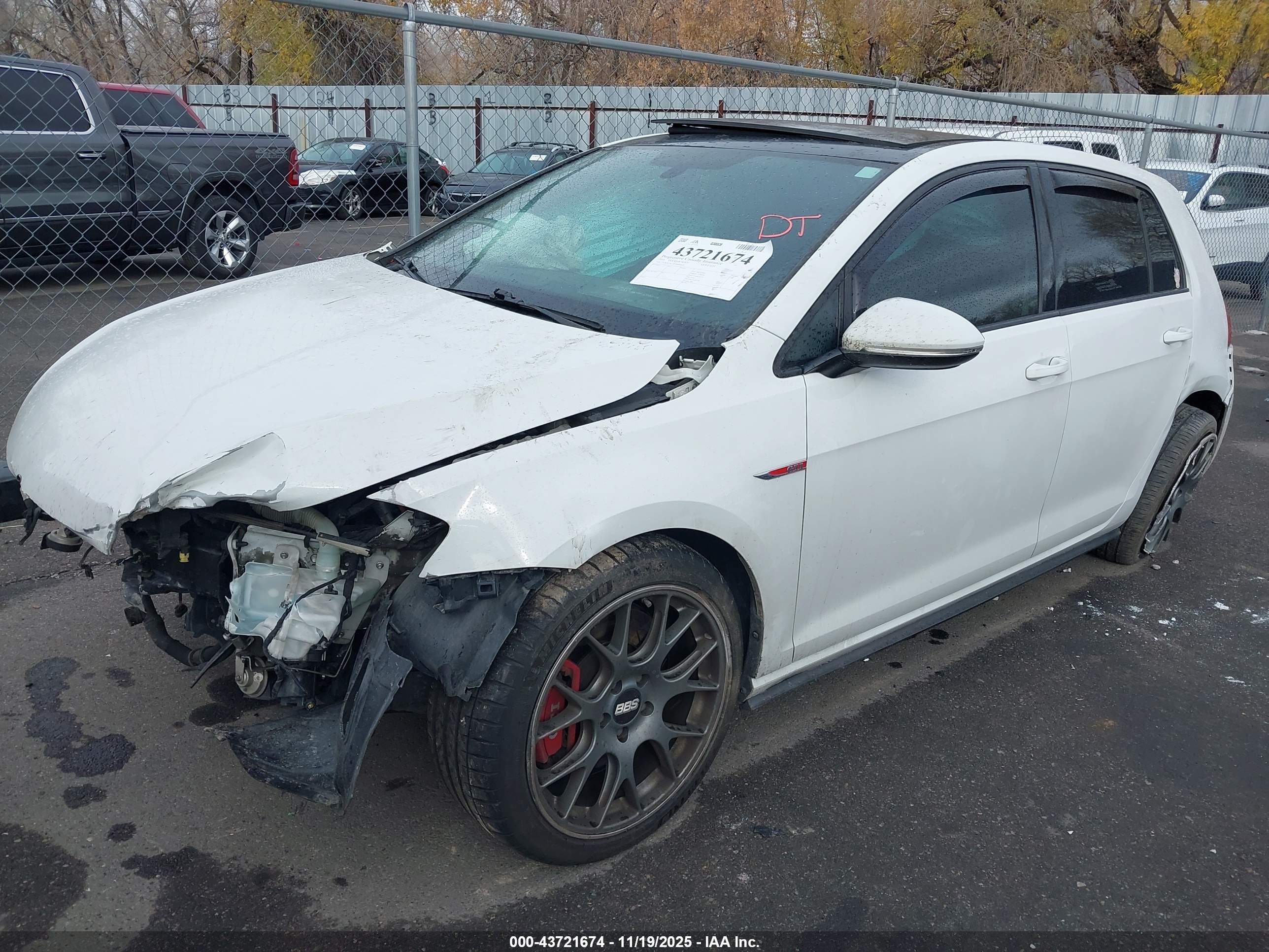 VOLKSWAGEN GOLF image 2