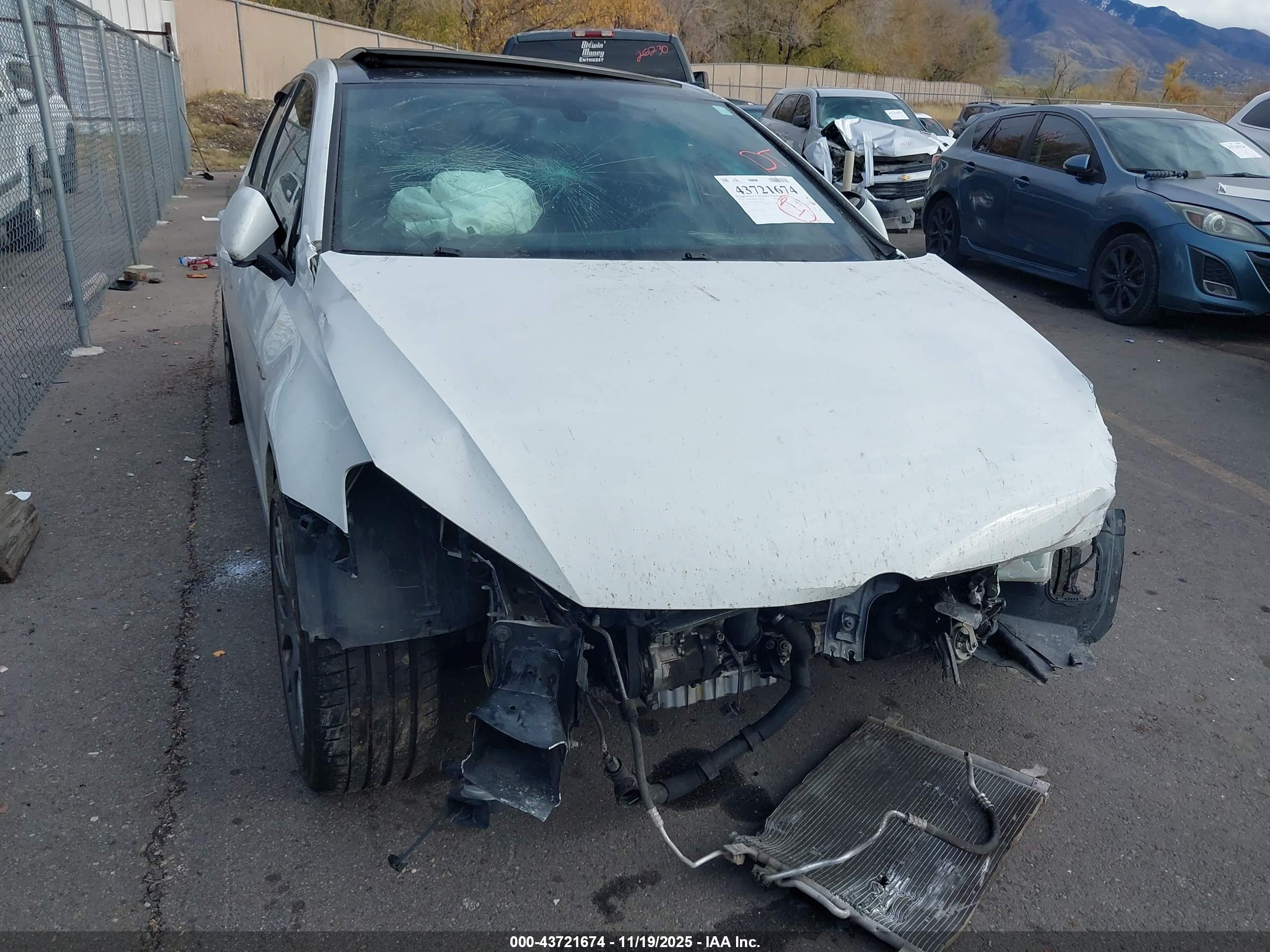 VOLKSWAGEN GOLF image 6