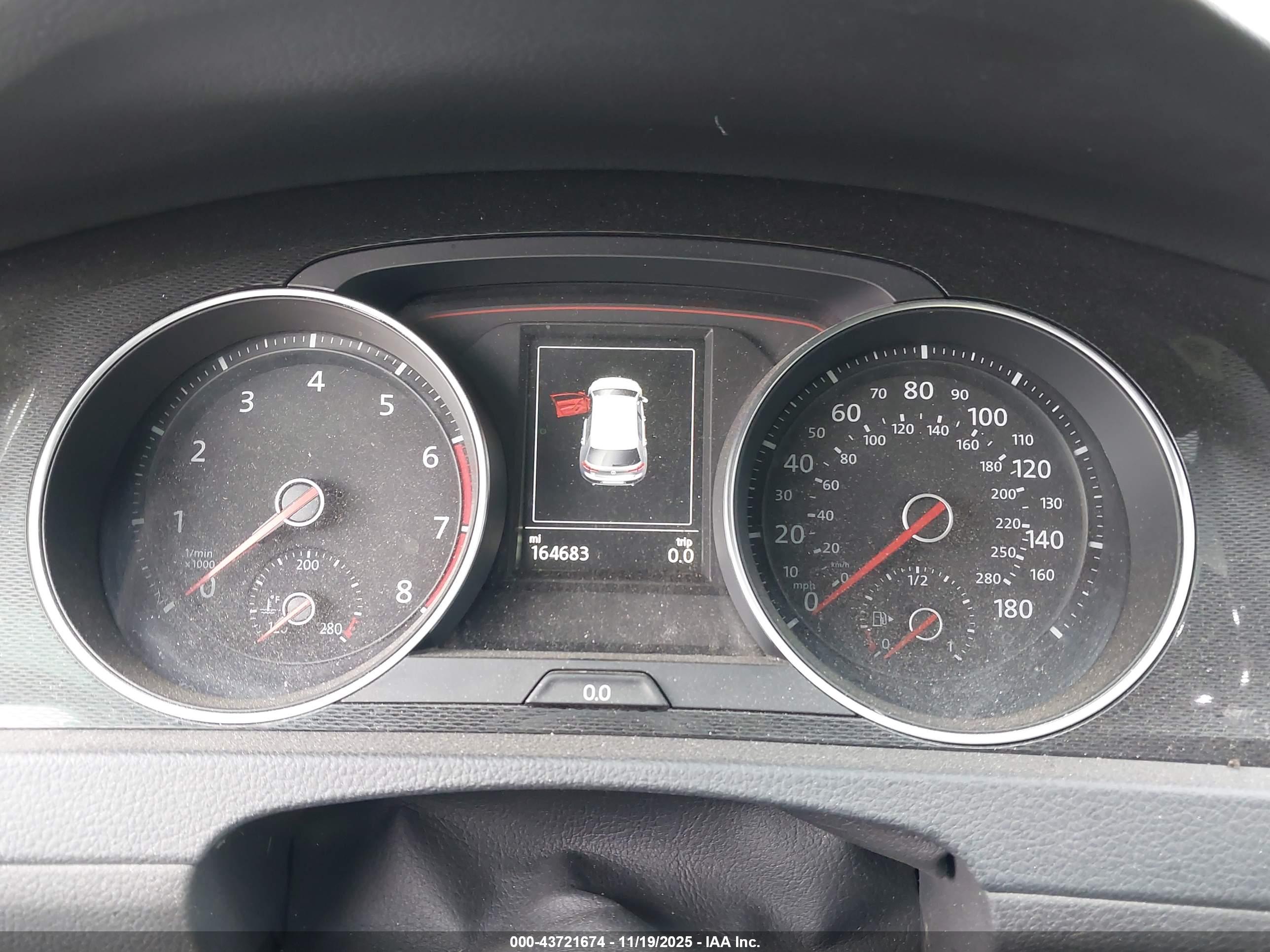 VOLKSWAGEN GOLF image 7