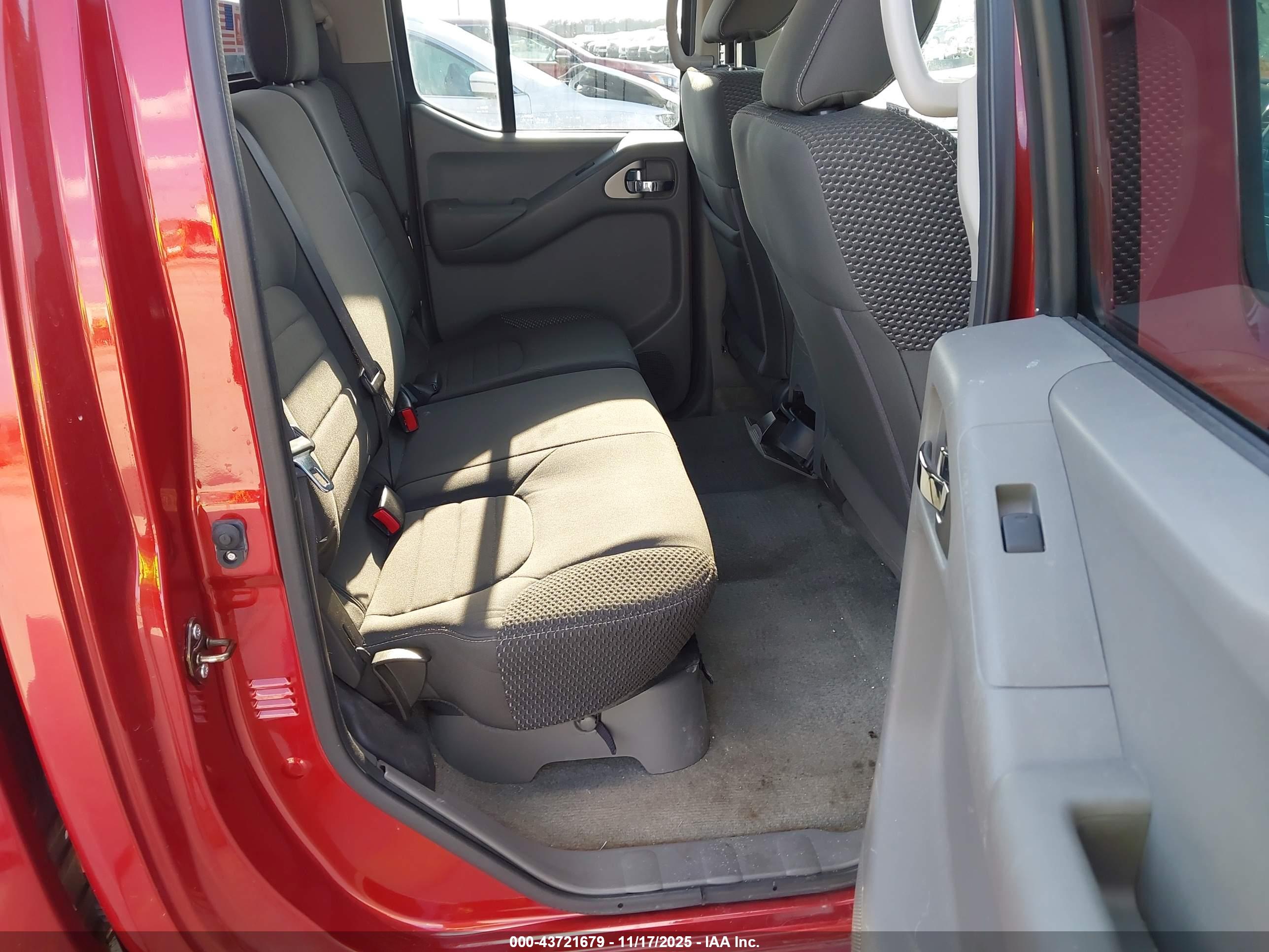 NISSAN FRONTIER image 8