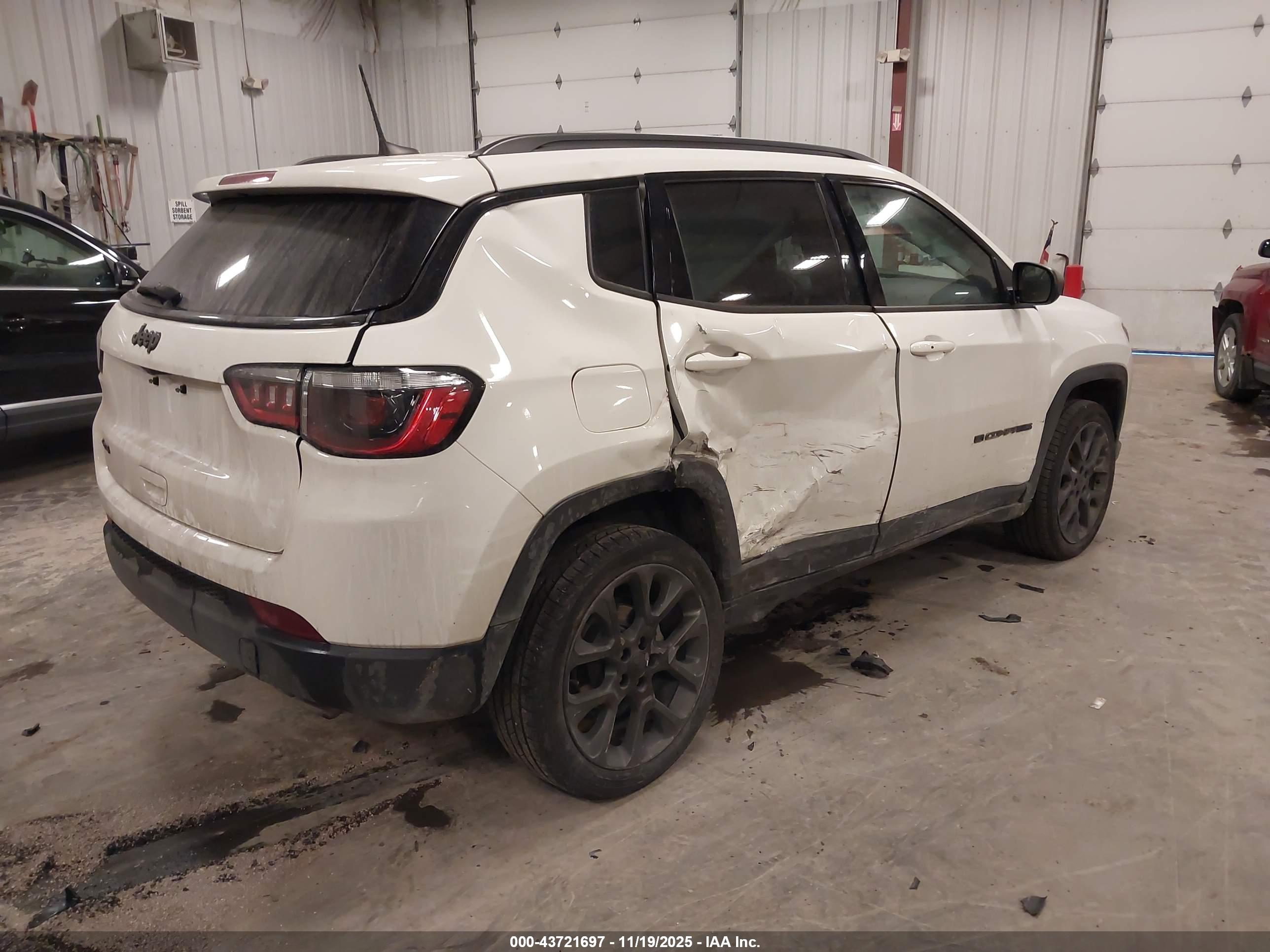 JEEP COMPASS image 4