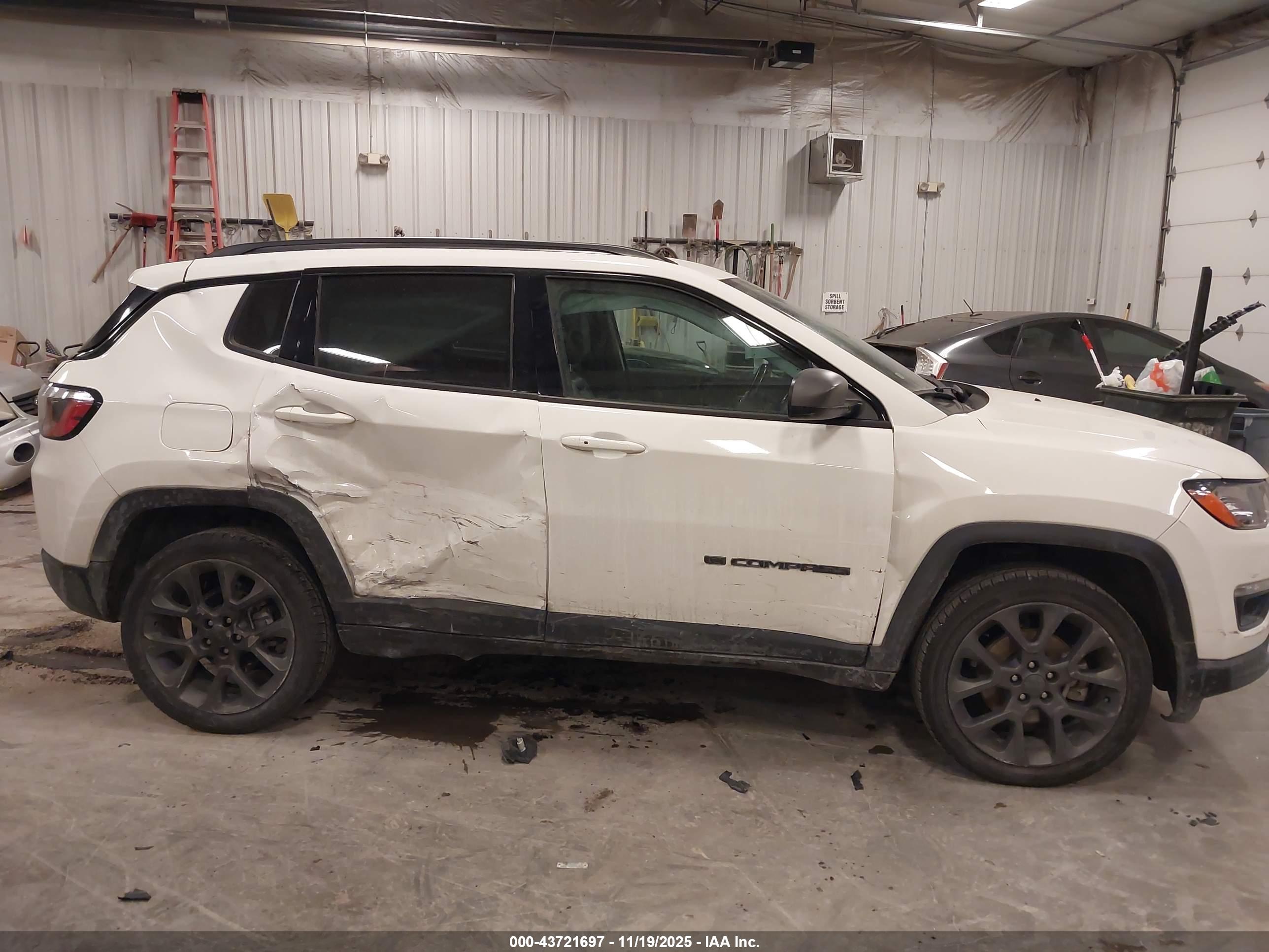 JEEP COMPASS image 6