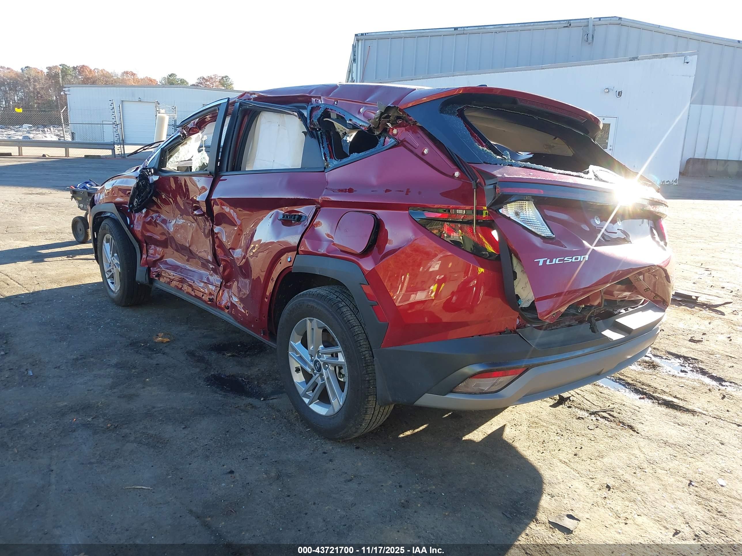 HYUNDAI TUCSON image 3