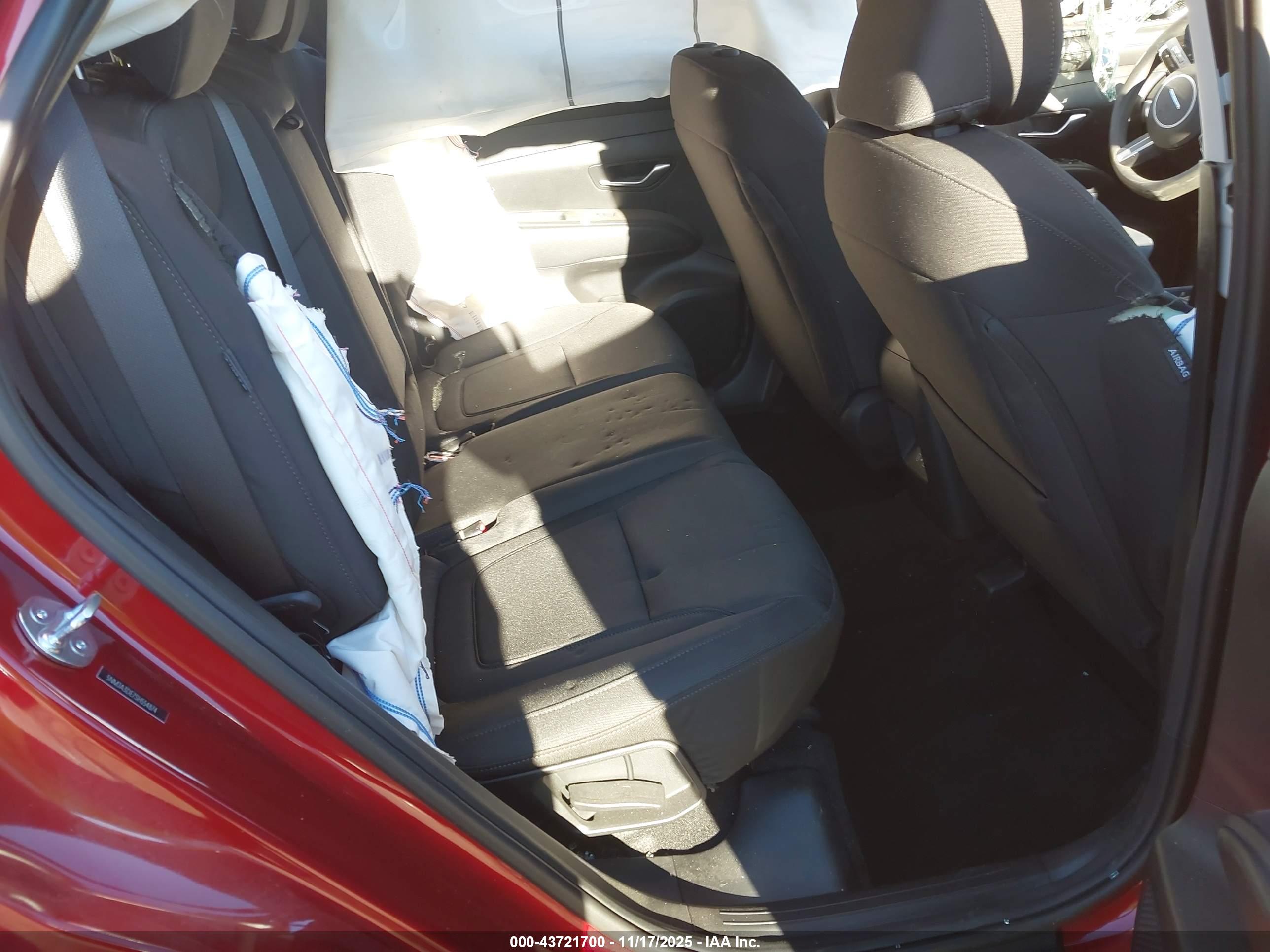 HYUNDAI TUCSON image 8