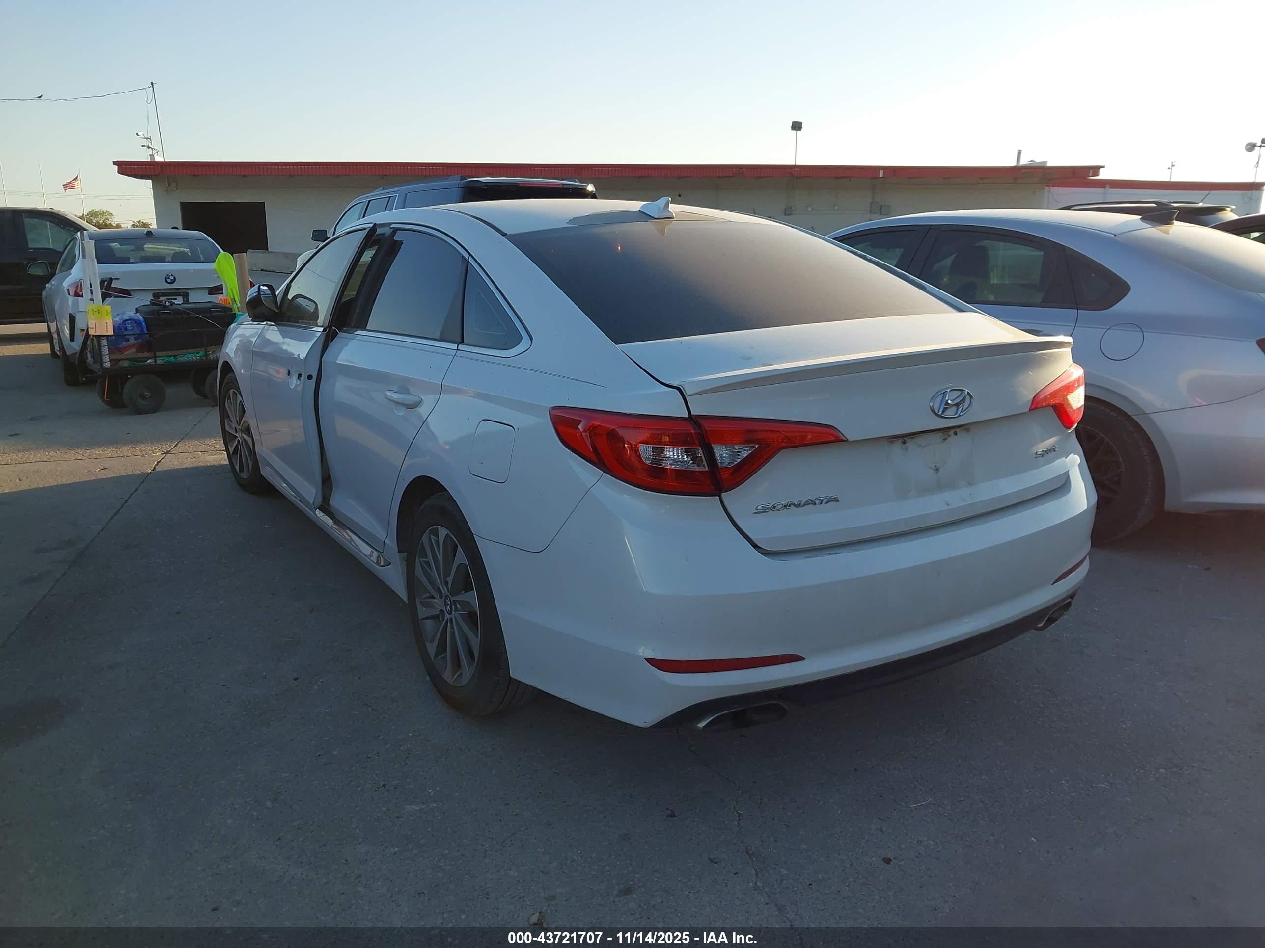 HYUNDAI SONATA image 3