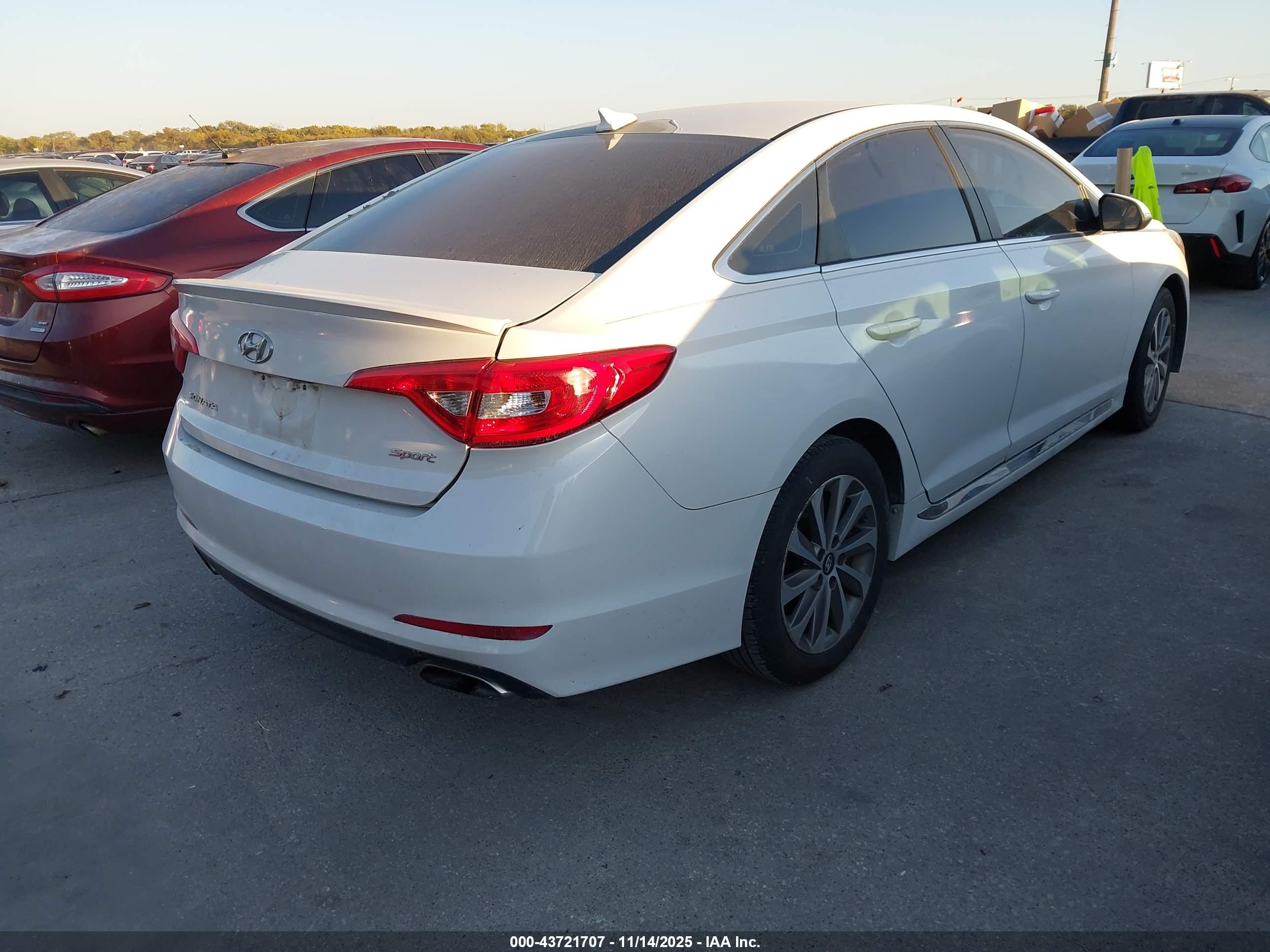 HYUNDAI SONATA image 4