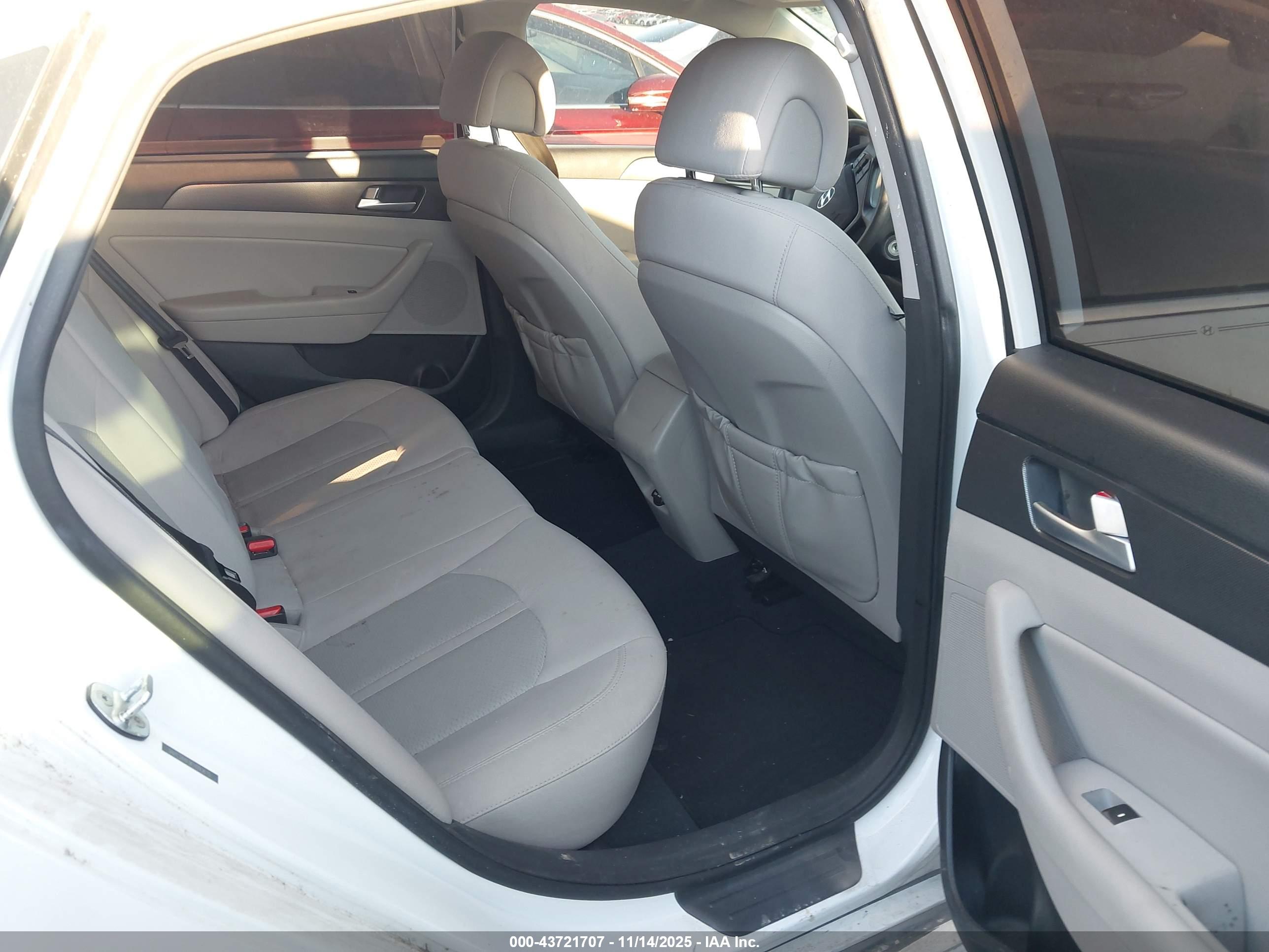 HYUNDAI SONATA image 8