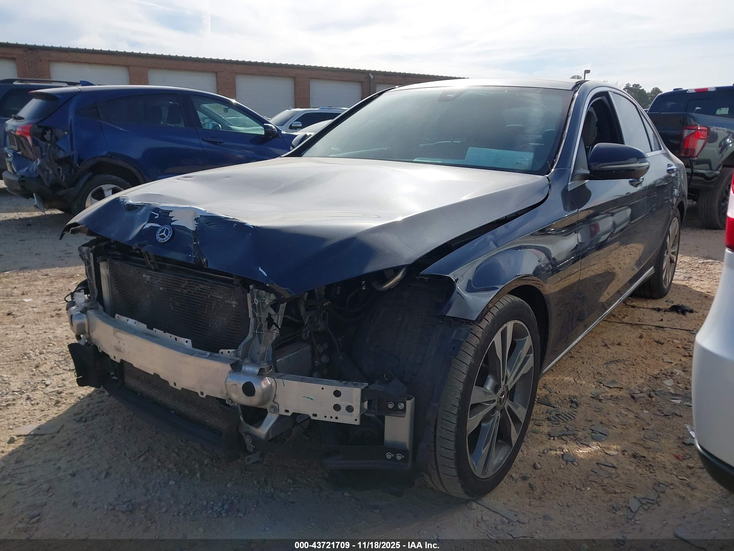 MERCEDES-BENZ C image 2