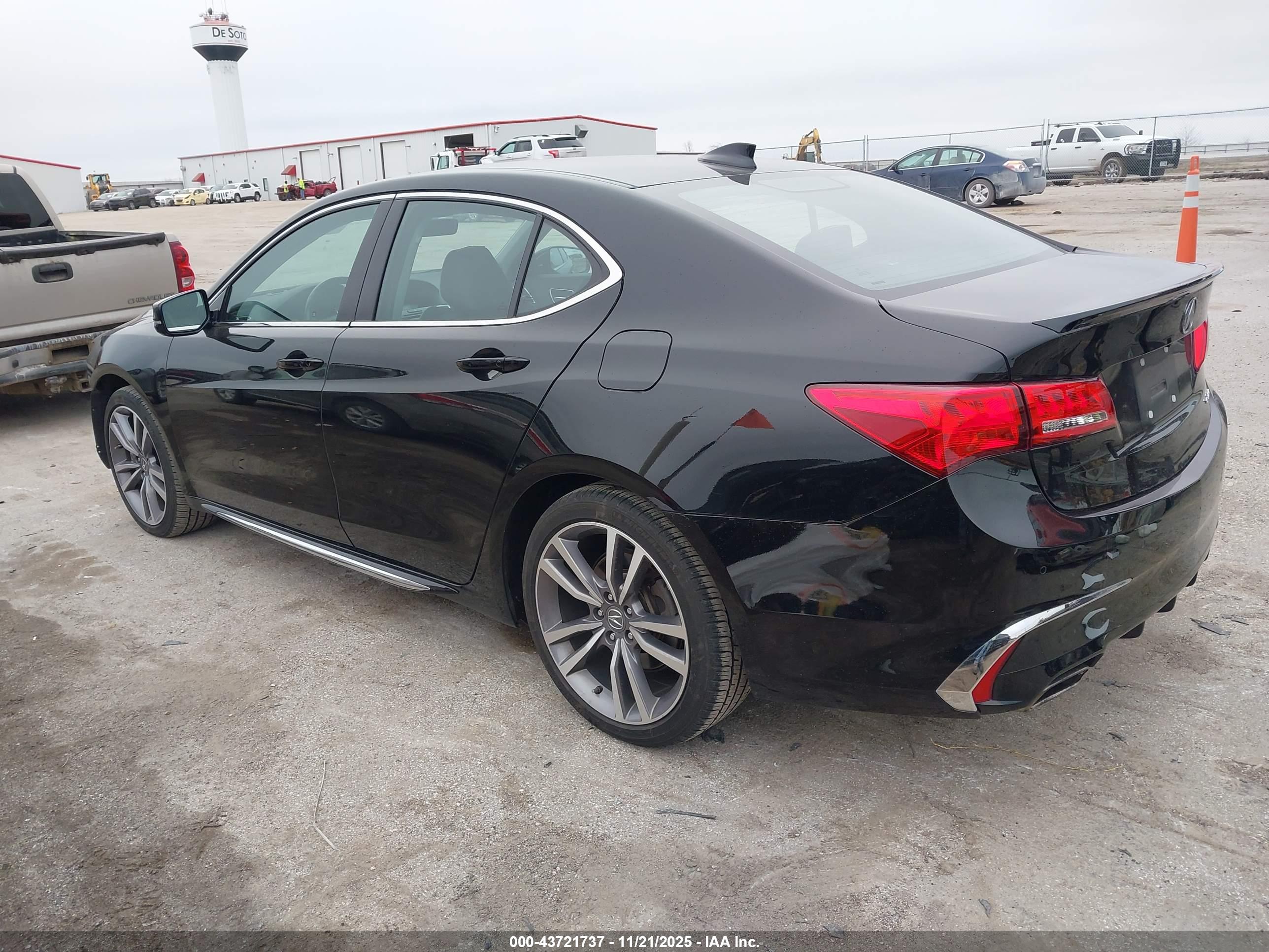 ACURA TLX image 3