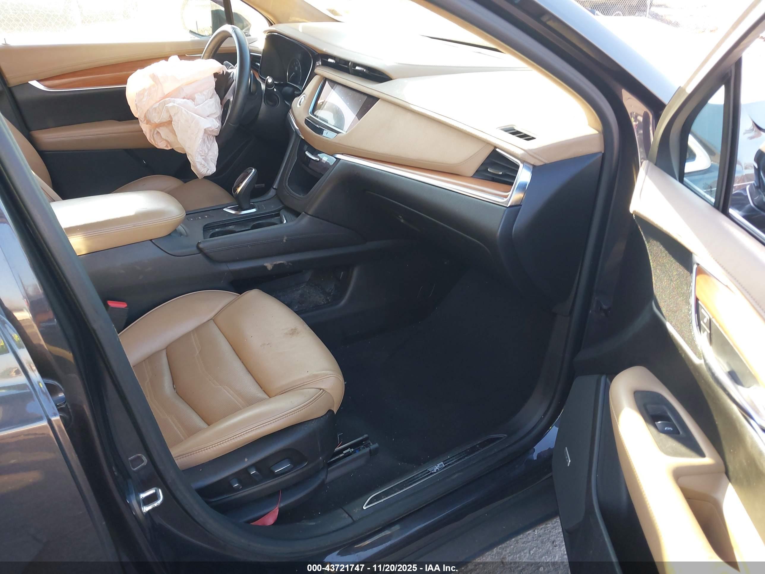 CADILLAC XT5 image 5