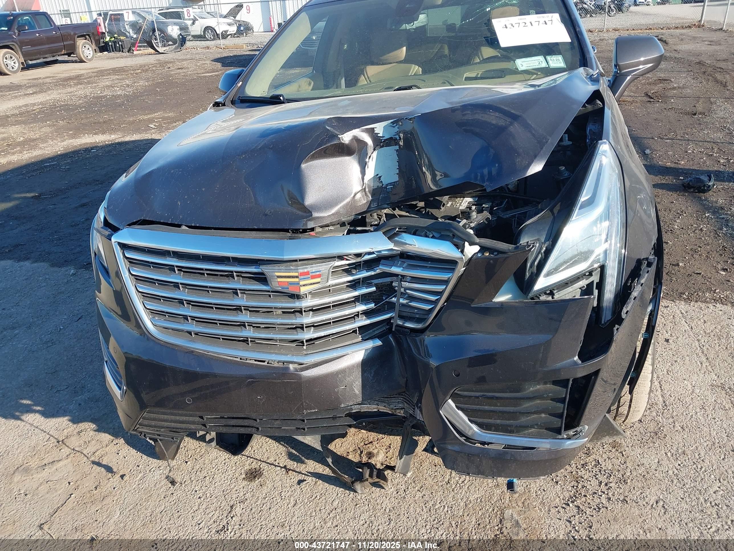 CADILLAC XT5 image 6