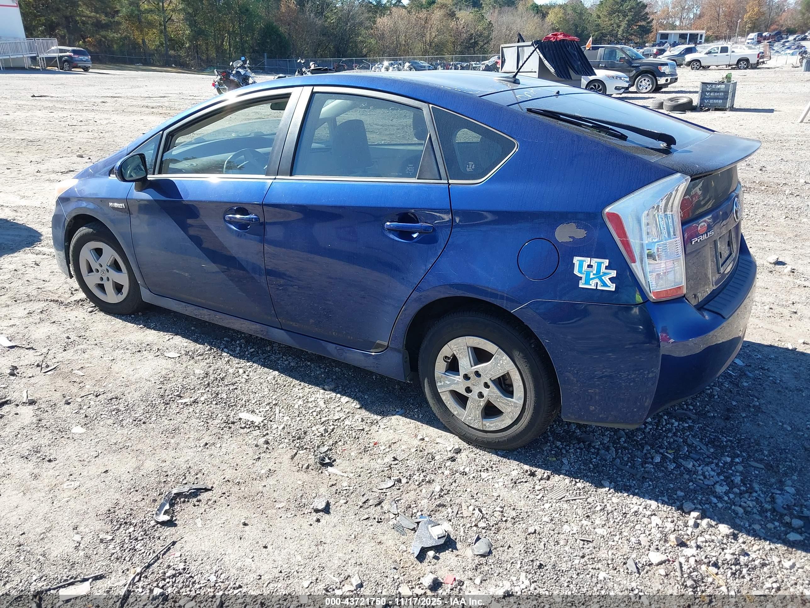 TOYOTA PRIUS image 3