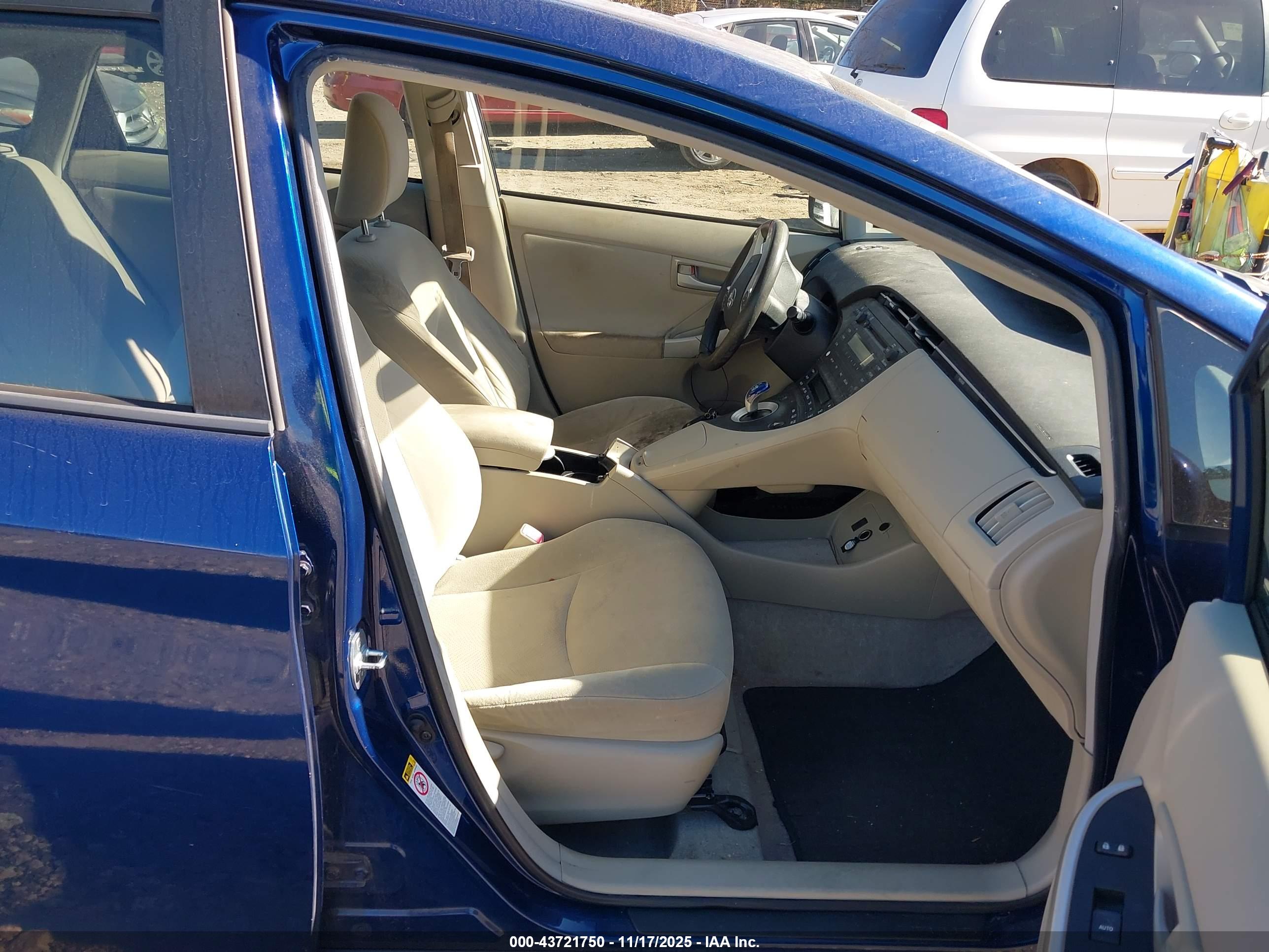 TOYOTA PRIUS image 5